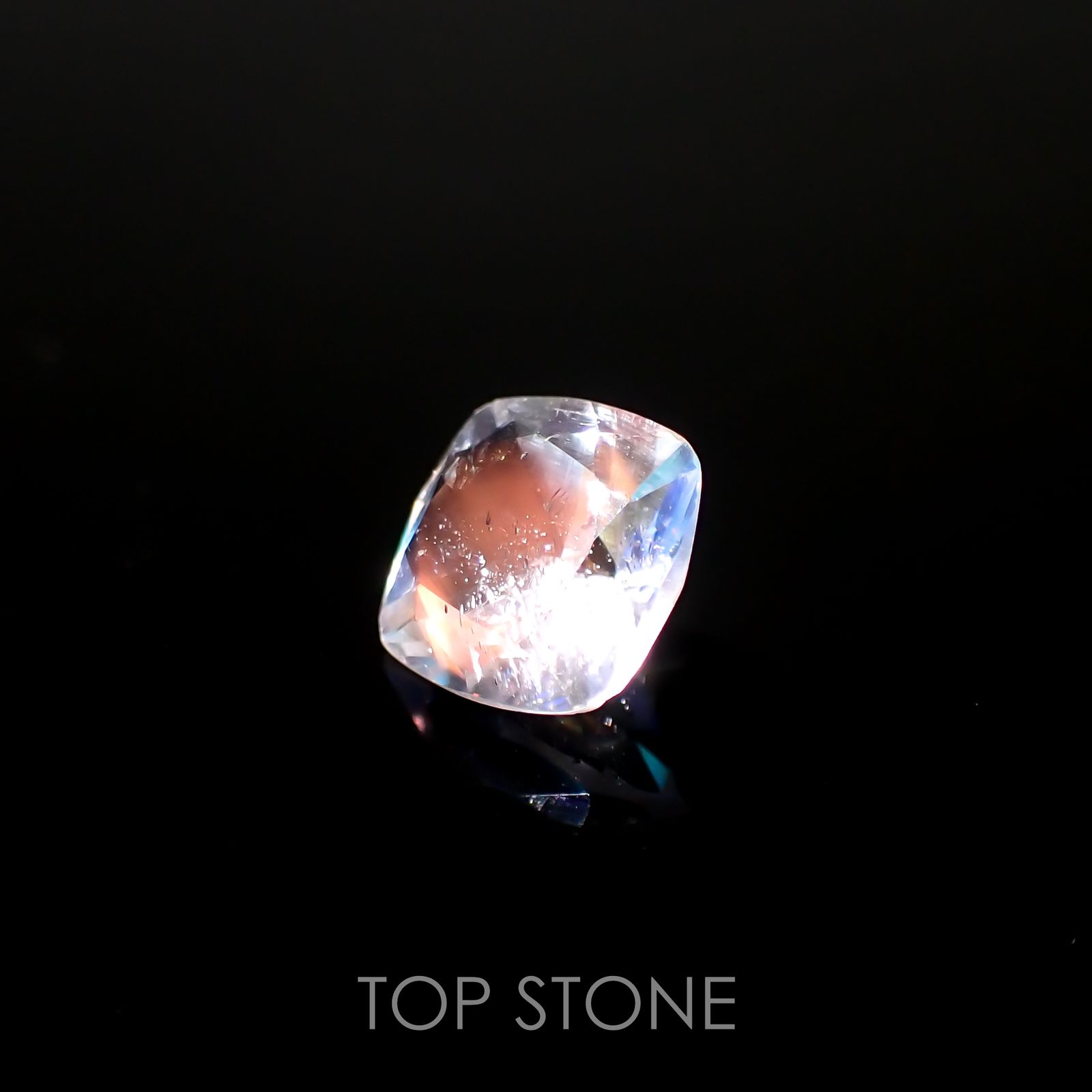 レインボームーンストーン(宝石名ラブラドライト)タンザニア産 1.08ct 識別済[220115459]6.7x6.6mm前後