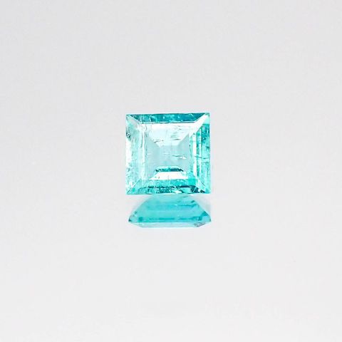 パライバトルマリン(宝石名トルマリン/別名パライバ・トルマリン)ブラジル産 0.252ct ソ付(宝貴協)[220817269]3.95x3.93mm前後