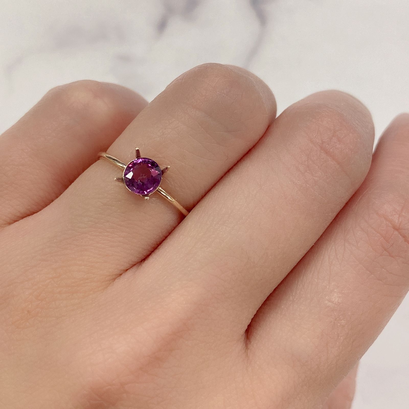 ロードライトガーネット(宝石名ガーネット) ブラジル産 0.79ct 識別済[21059679]5.4×5.4mm前後