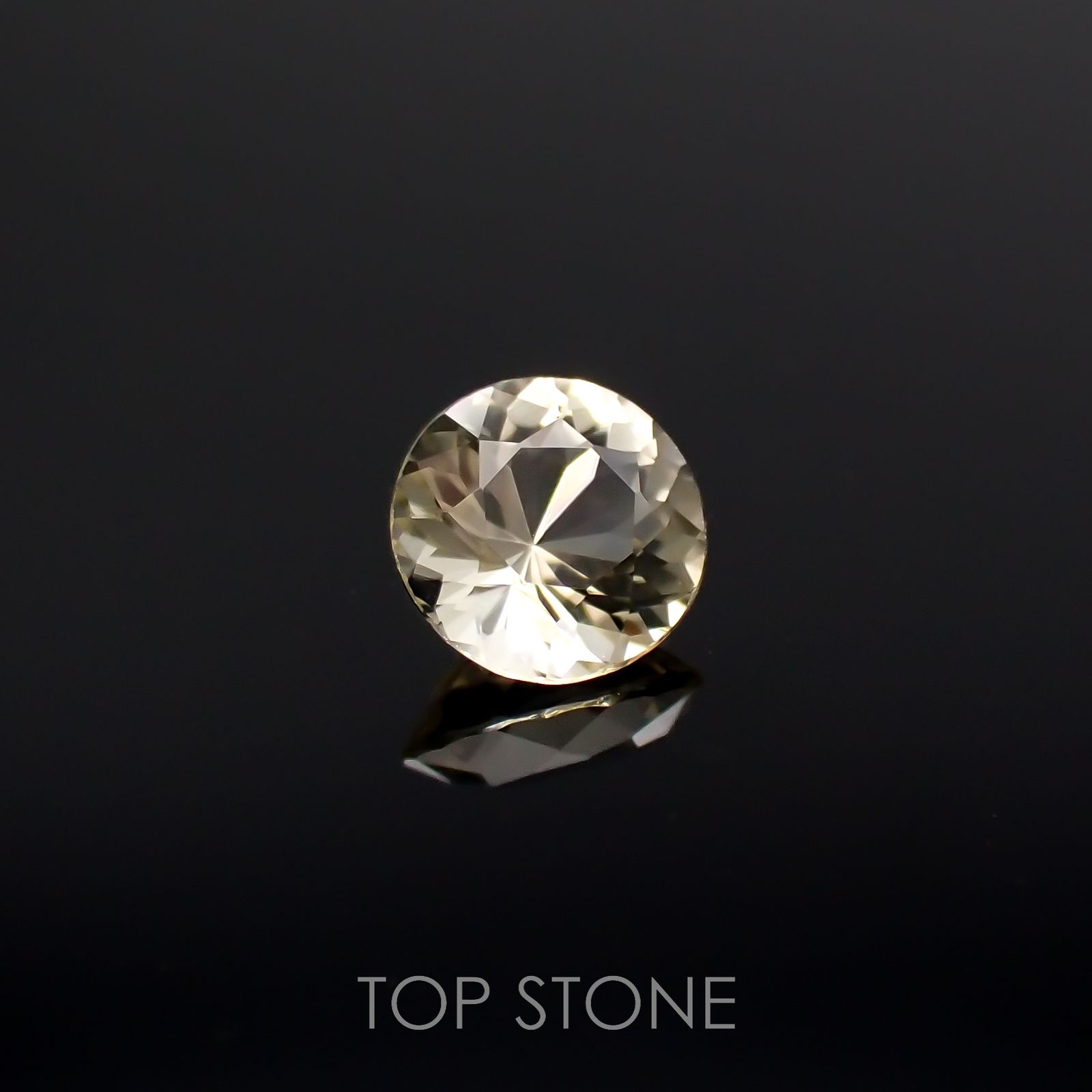 イエロースキャポライト(宝石名イエロー・スキャポライト)タンザニア産 0.21ct 識別済[220918024]4x4mm前後