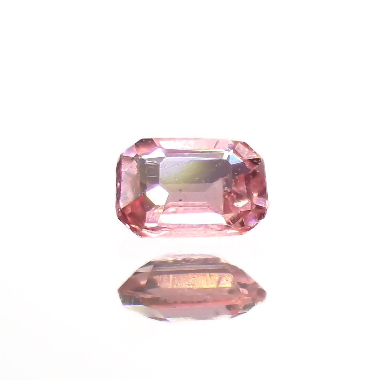 ヴェイリネナイト(宝石名ベイリネナイト)パキスタン産 0.057ct 識別済[221219285]2.6x1.9mm前後