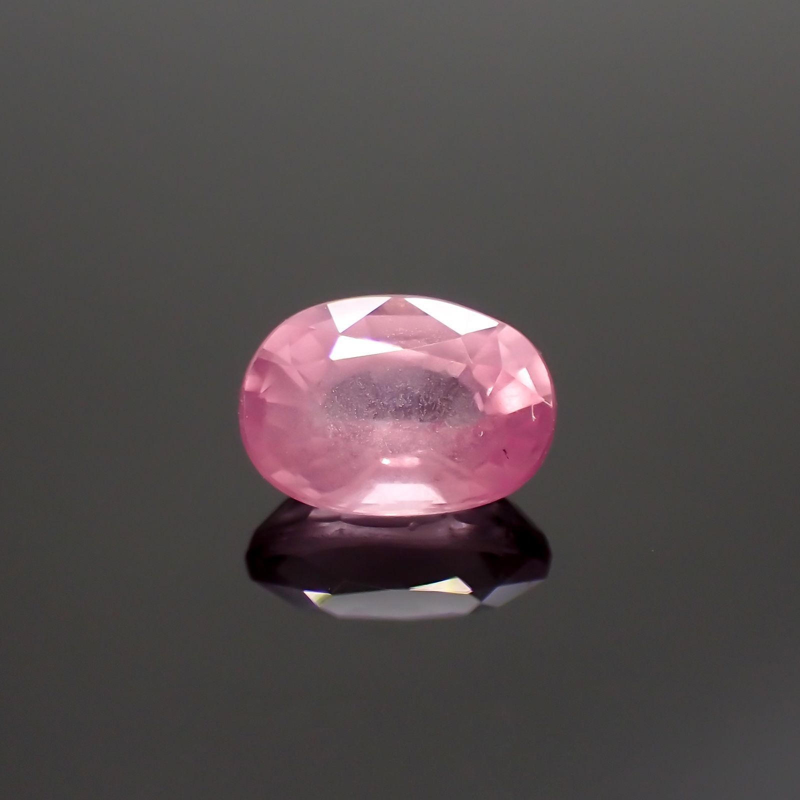 シルキーピンクスピネル(宝石名ピンク・スピネル)タンザニア産 0.97ct 識別済[240214139]6.8x4.8mm前後