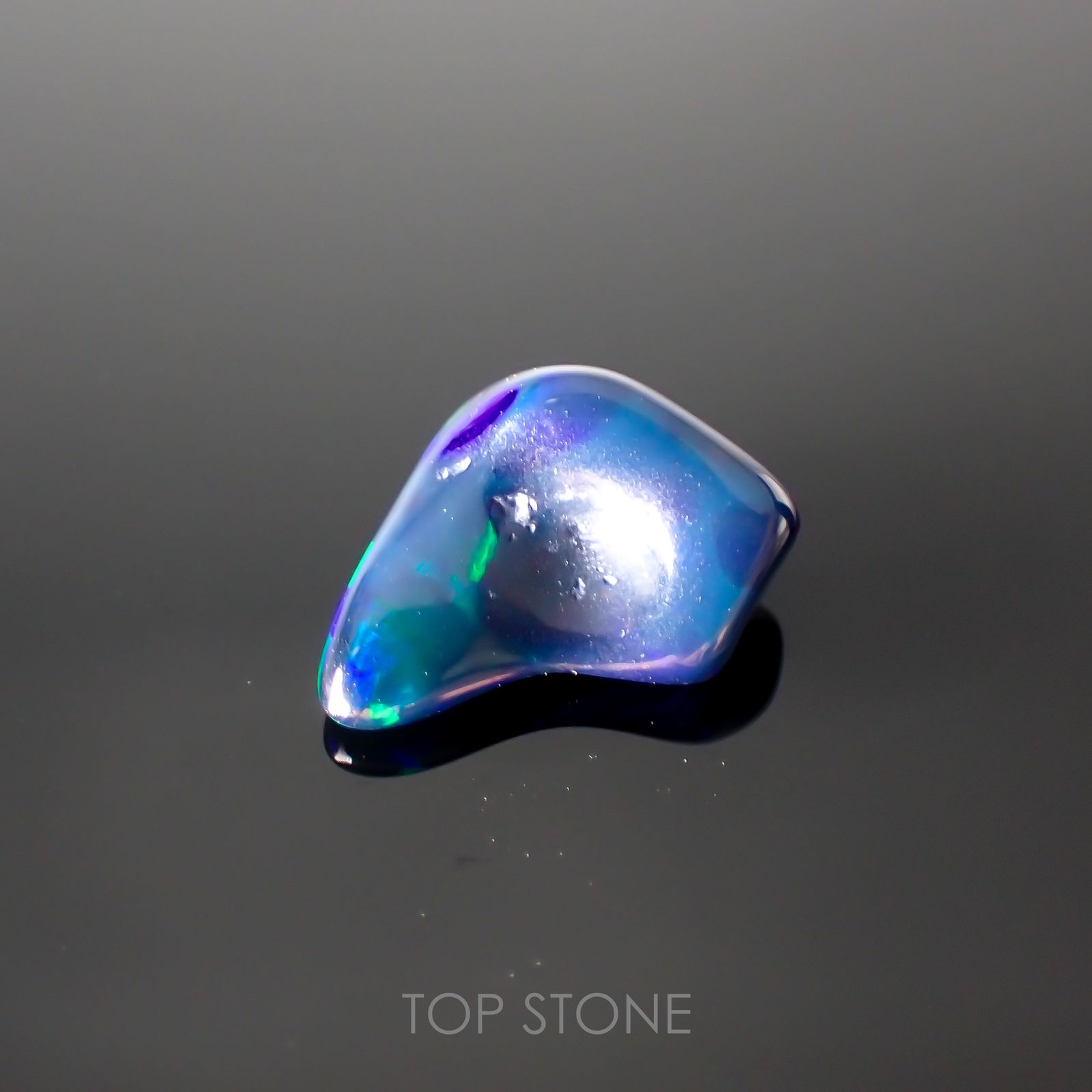 ◇バロック型◇ブラックオパール(宝石名オパール/加熱処理) エチオピア産 1.55ct 識別済[211013514]12.1×8mm前後