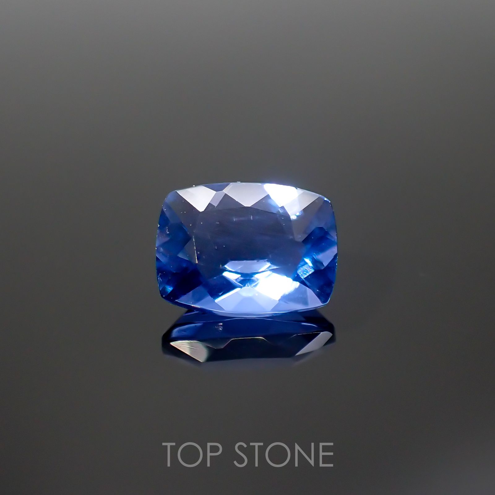 カラーチェンジフローライト(宝石名ブルー・フルオライト)ブラジル産 1.58ct 識別済[220114240]8x6mm前後