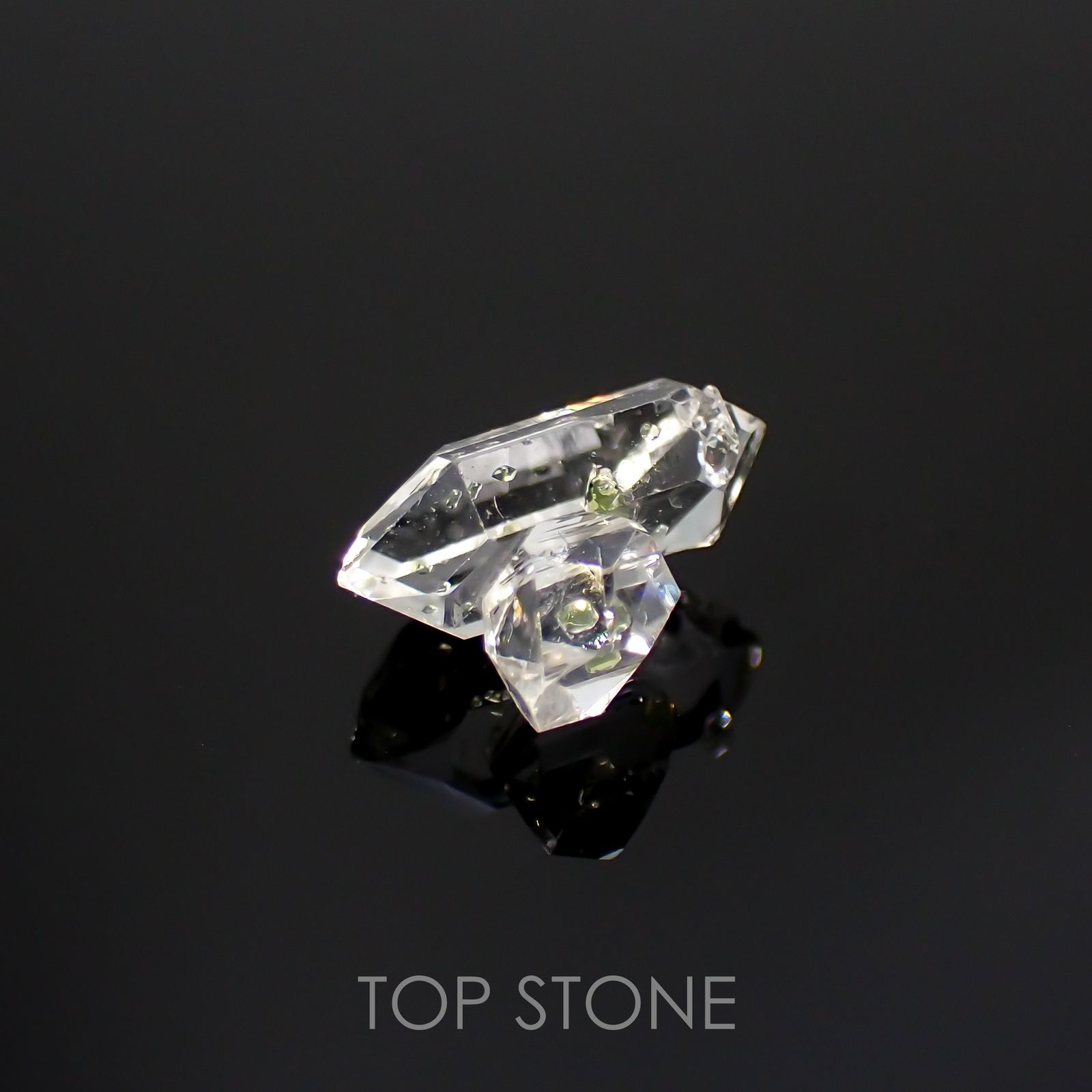 オイルインクォーツ原石 パキスタン産 1.31ct[220115463]9.7x6.2mm前後