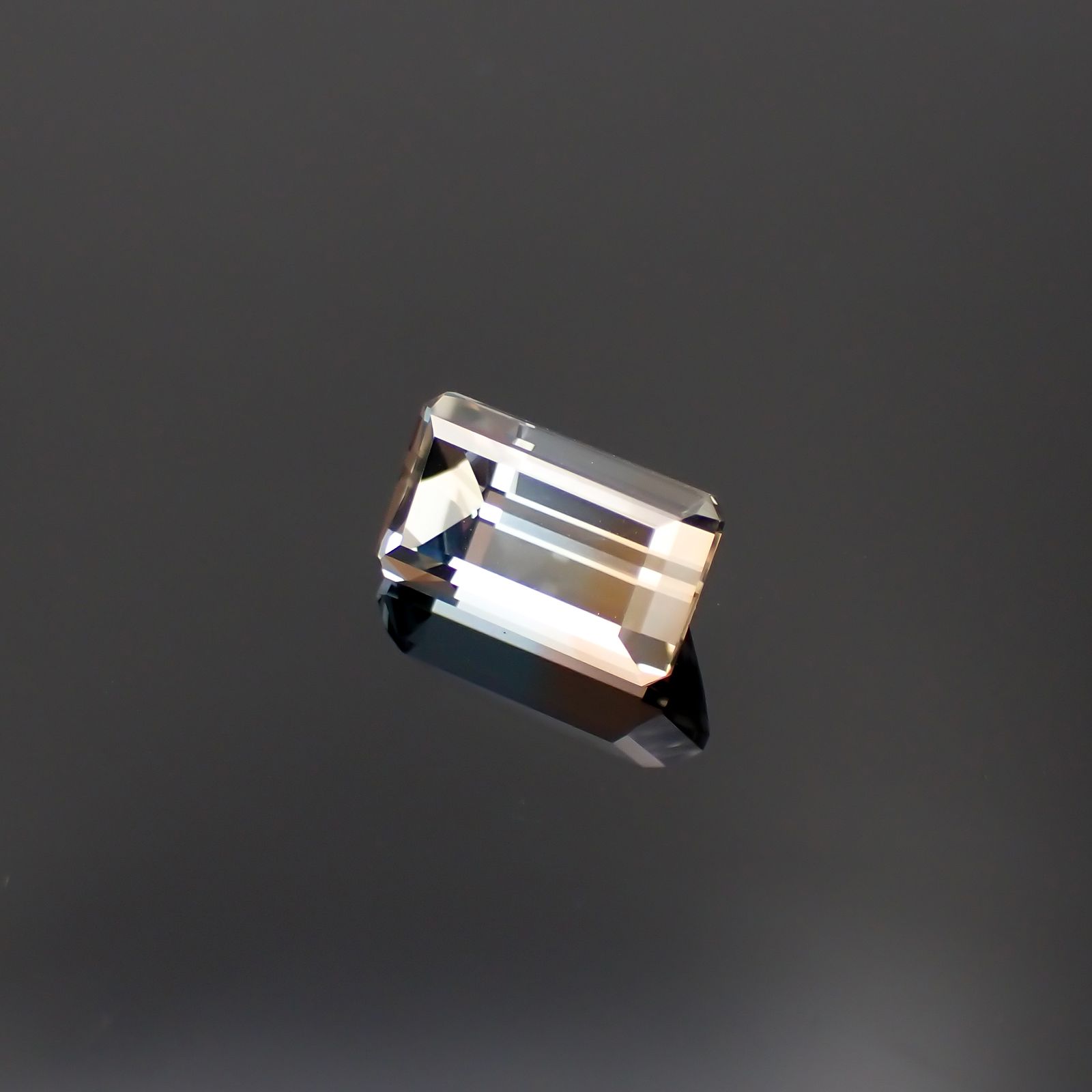 バイカラートパーズ ウクライナ産 4.47ct[231224894]11.1x6.5mm前後