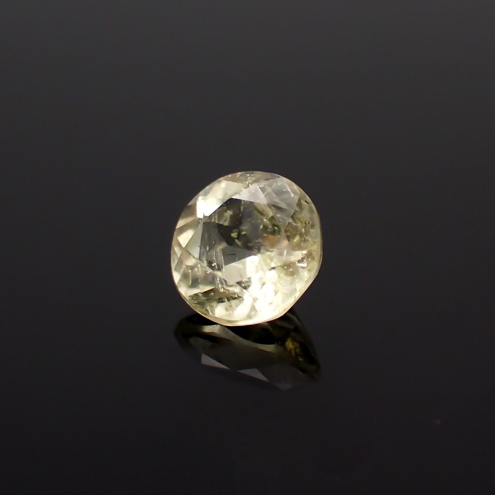 ブラジリアナイト(宝石名ブラジリアナイト)ブラジル産 0.87ct 識別済[230220692]6.1x6mm前後
