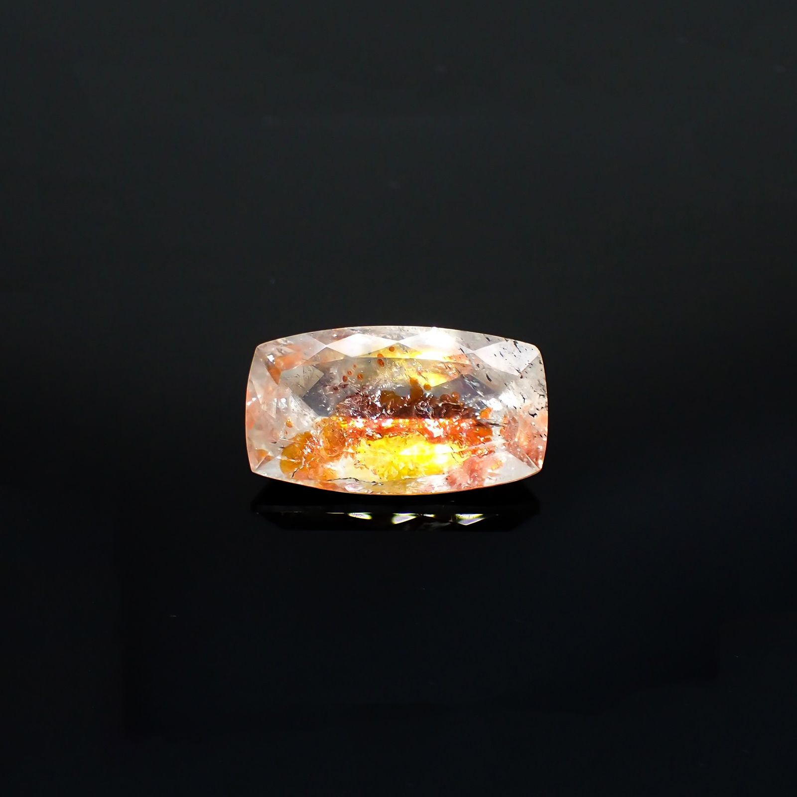オーロラクォーツ ブラジル・ミナスジェライス産 14.35ct / 22.2x12.6mm前後 [220114363]