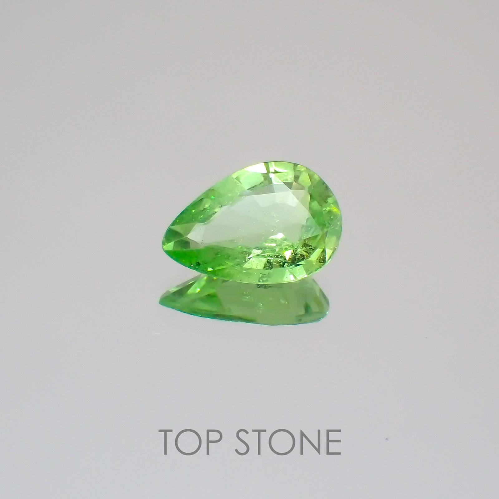 ミントガーネット タンザニア産 ルース 1.39ct[21019211]9.4×6.7mm前後
