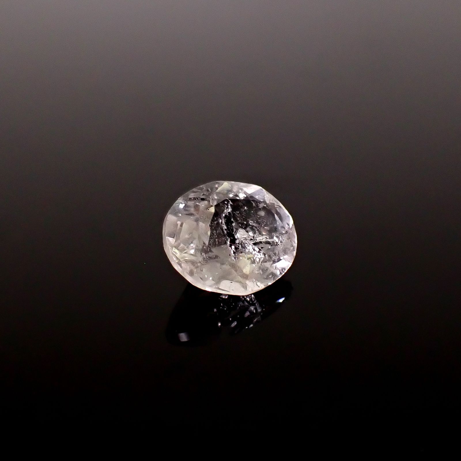 グラファイトインクォーツ ブラジル産 2.46ct / 10.2x8.3mm前後 [260331938]