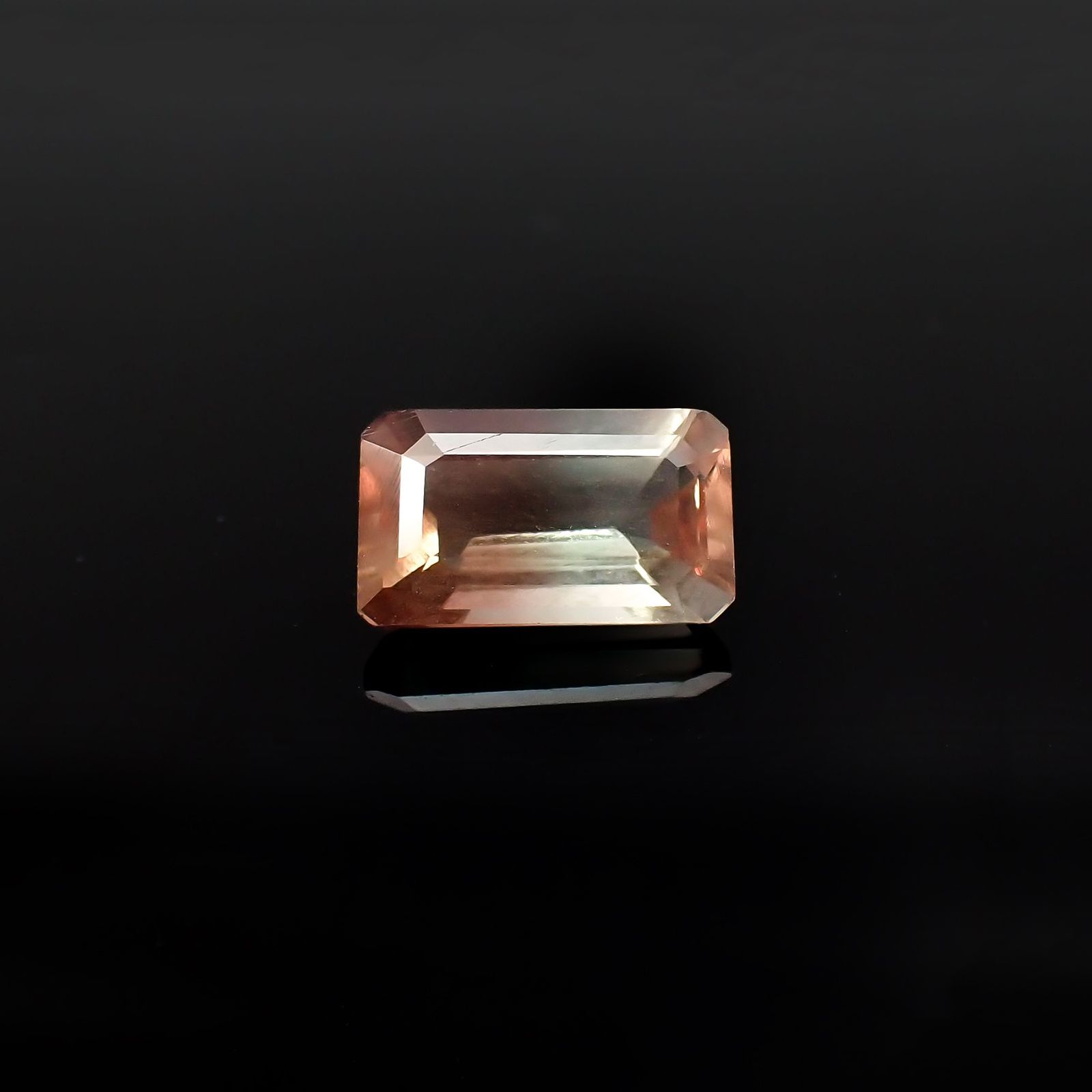 バイカラーオレゴンサンストーン アメリカ・オレゴン州産 1.27ct[221018707]8.5x5mm前後