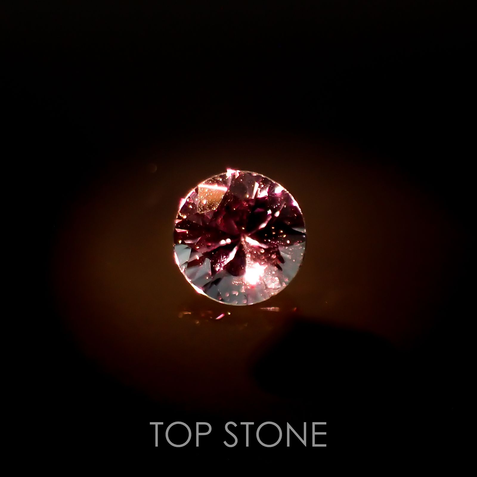カラーチェンジガーネット アレキタイプ(宝石名ガーネット)マダガスカル・ベキリー産 0.065ct 識別済[221119056]2.4x2.4mm前後