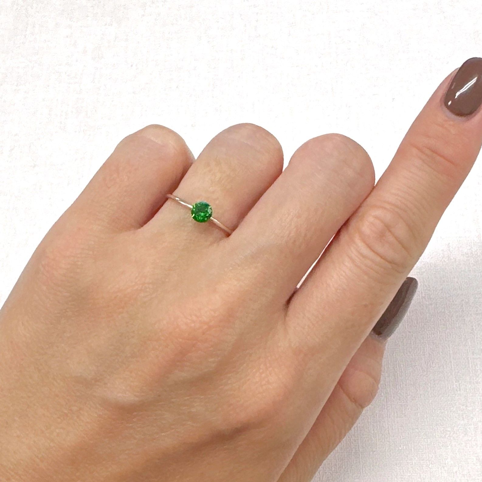 デマントイドガーネット ロシア産 0.41ct [241029307]4.4x4.4mm前後