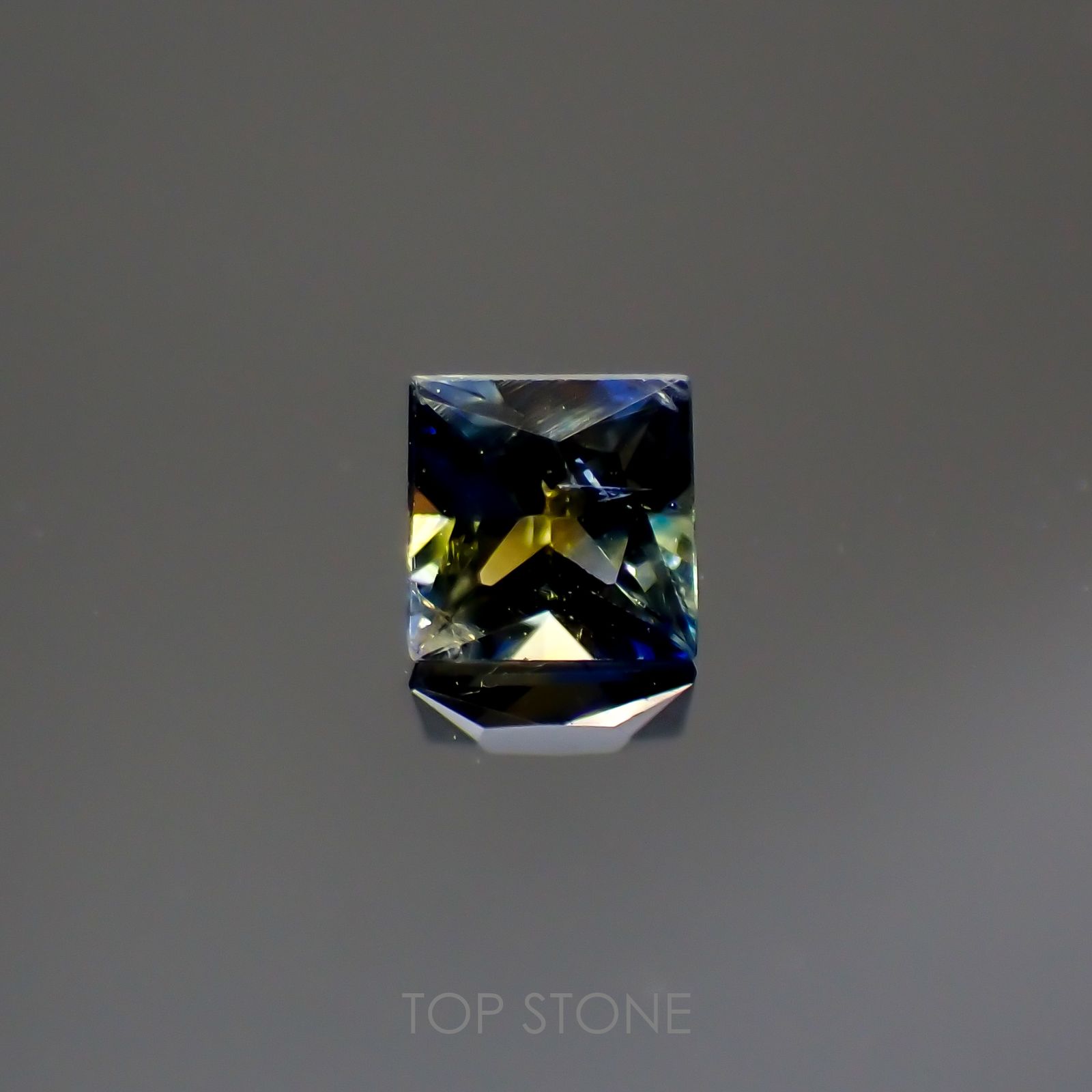 ◇プリンセスカット◇バイカラーサファイア(宝石名バイカラー・サファイア)タンザニア産 0.22ct 識別済[220113887]3.1x3.1mm前後