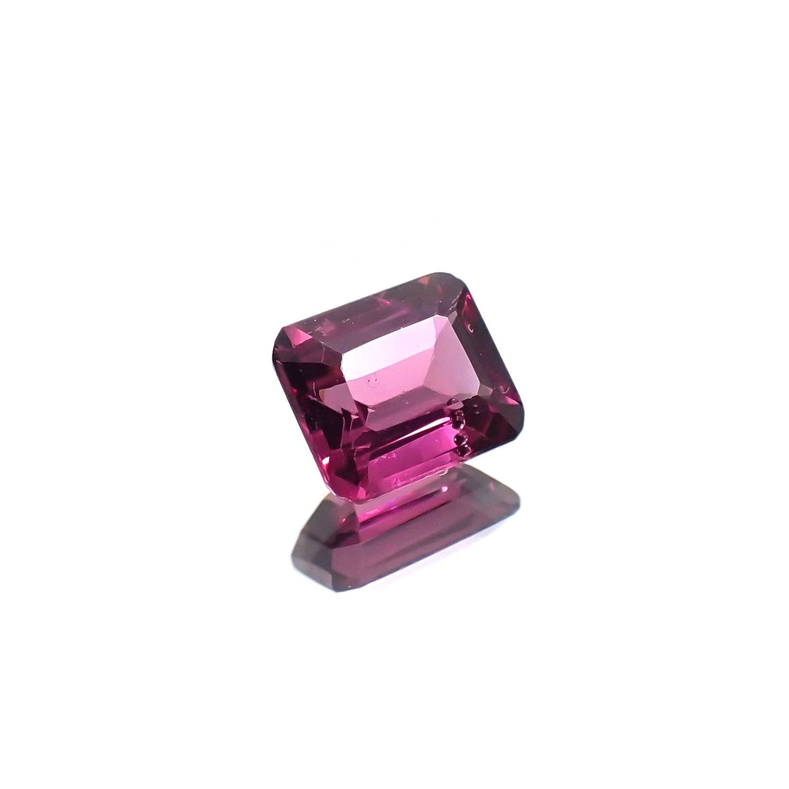 マラヤガーネット(宝石名ガーネット) タンザニア産 識別済 1.27ct / 6.4x5.4mm前後 [210711878]