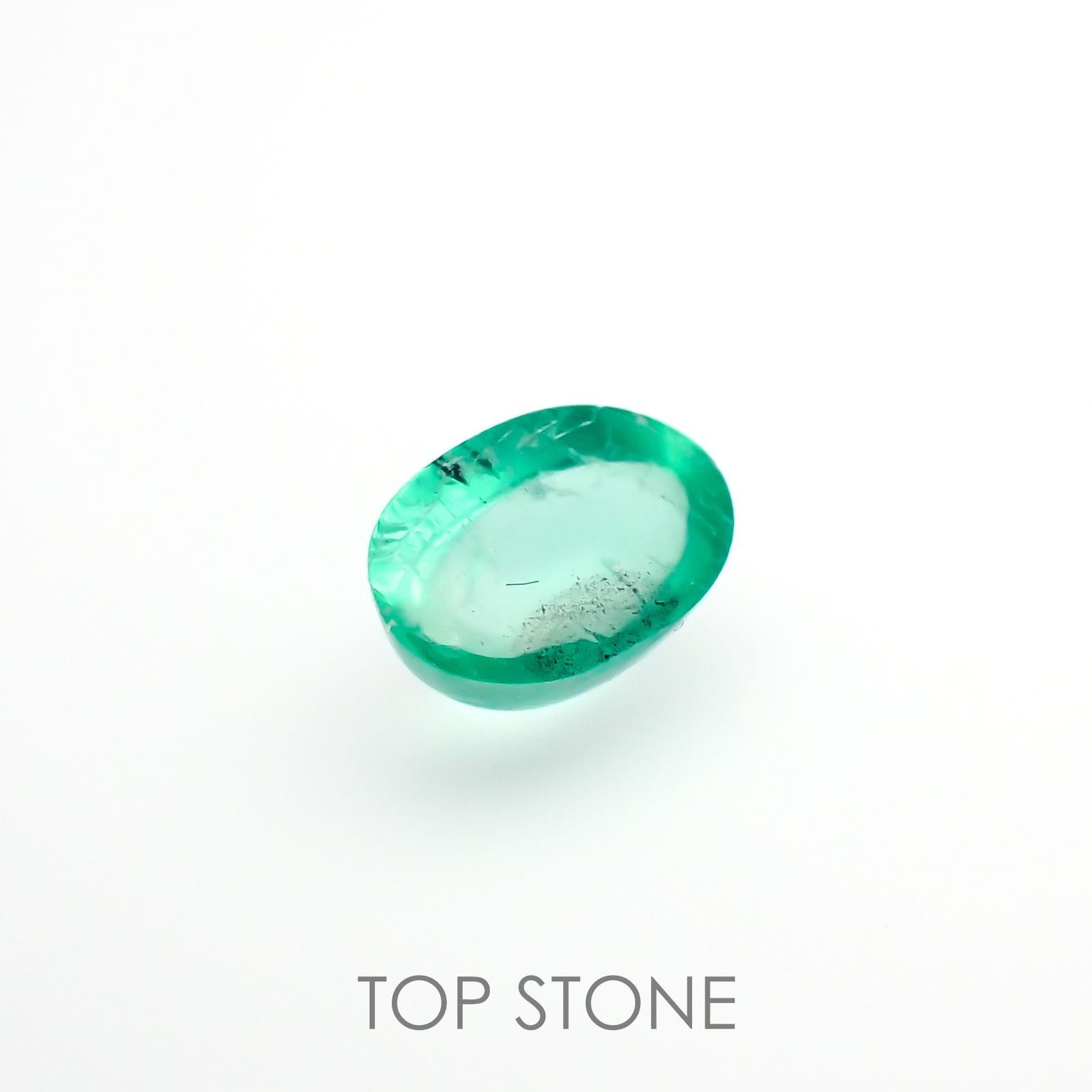 エメラルドキャッツアイ(宝石名エメラルド)コロンビア産 0.64ct 識別済[220115180]6.3x4.4mm前後