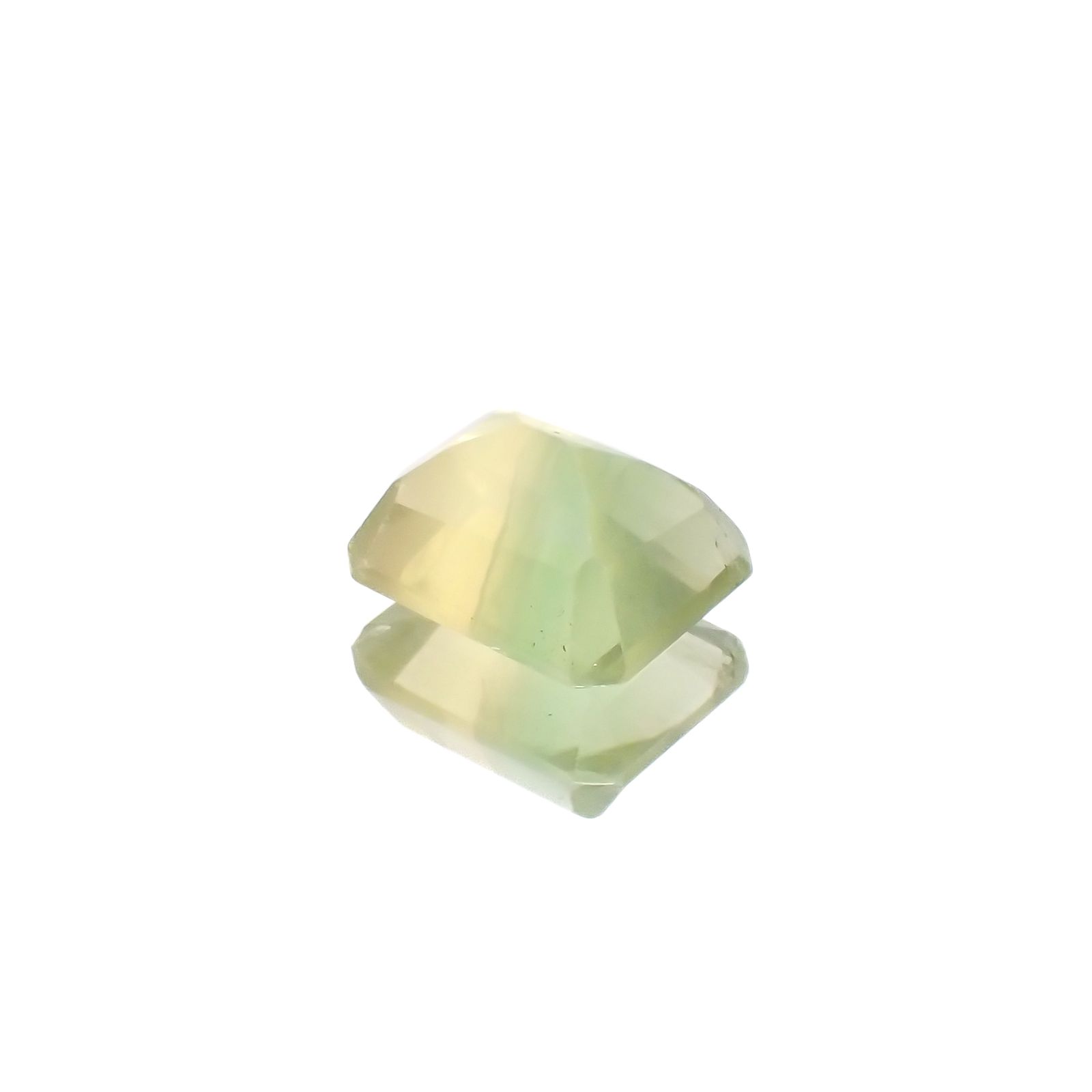 バイカラーフローライト フルオレッセンス ブラジル産 3.94ct[230722979]9.9x8mm前後