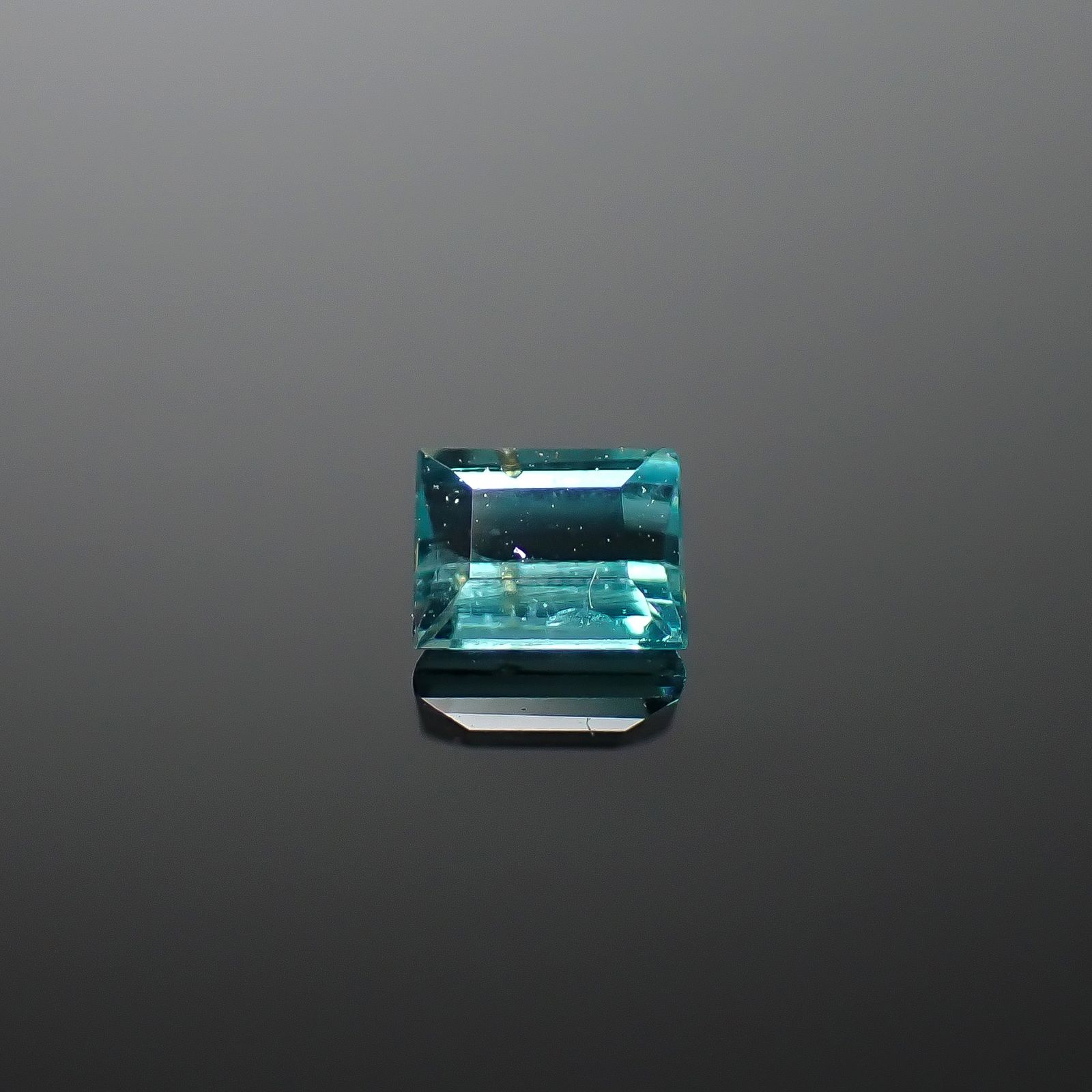グランディディエライト(宝石名グランディディエライト)マダガスカル産 識別済 0.12ct / 3.1x2.5mm前後 [260826589]