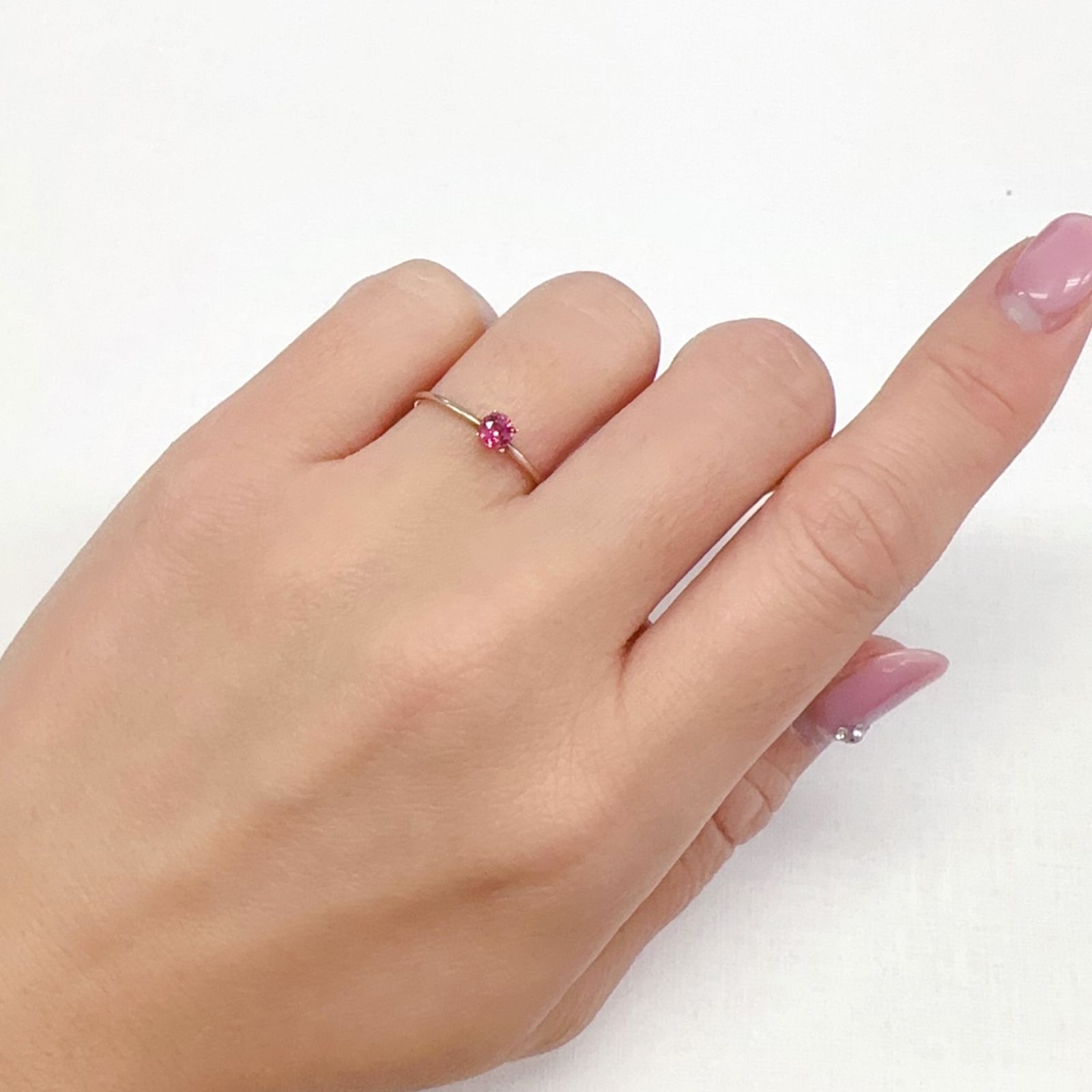 ホットピンクスピネル タンザニア産 0.21ct[231224509]3.6x3.5mm前後