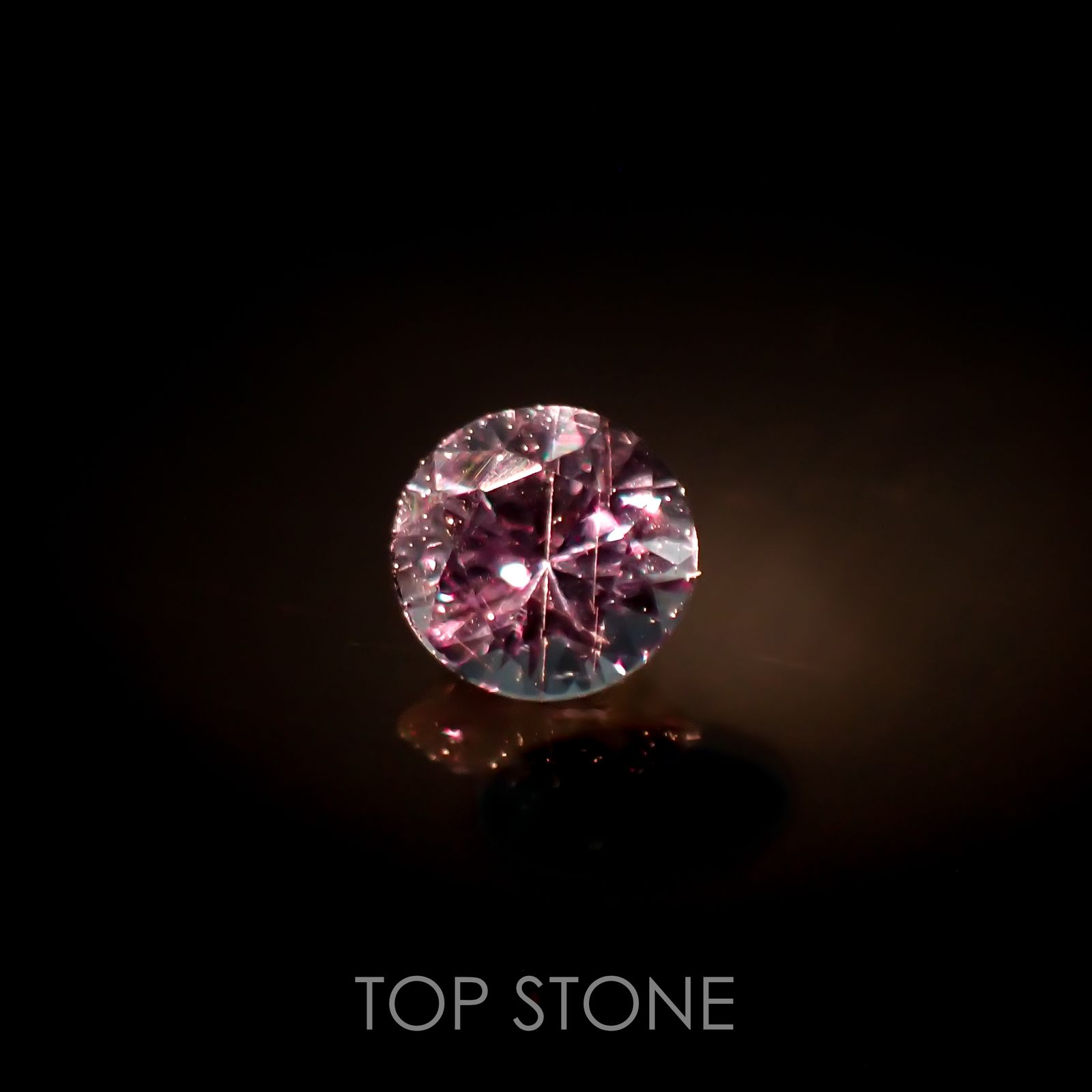 カラーチェンジガーネット アレキタイプ マダガスカル・ベキリー産 0.072ct[230119891]2.5x2.4mm前後