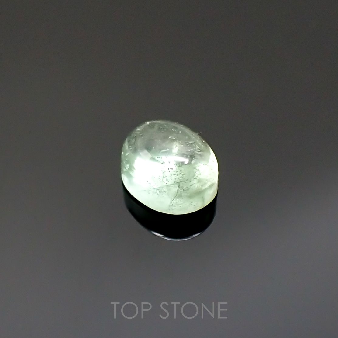 バナジウムコーネルピン(宝石名コーネルピン)タンザニア・タンガ州産 0.62ct 識別済[220115566]5x4mm前後