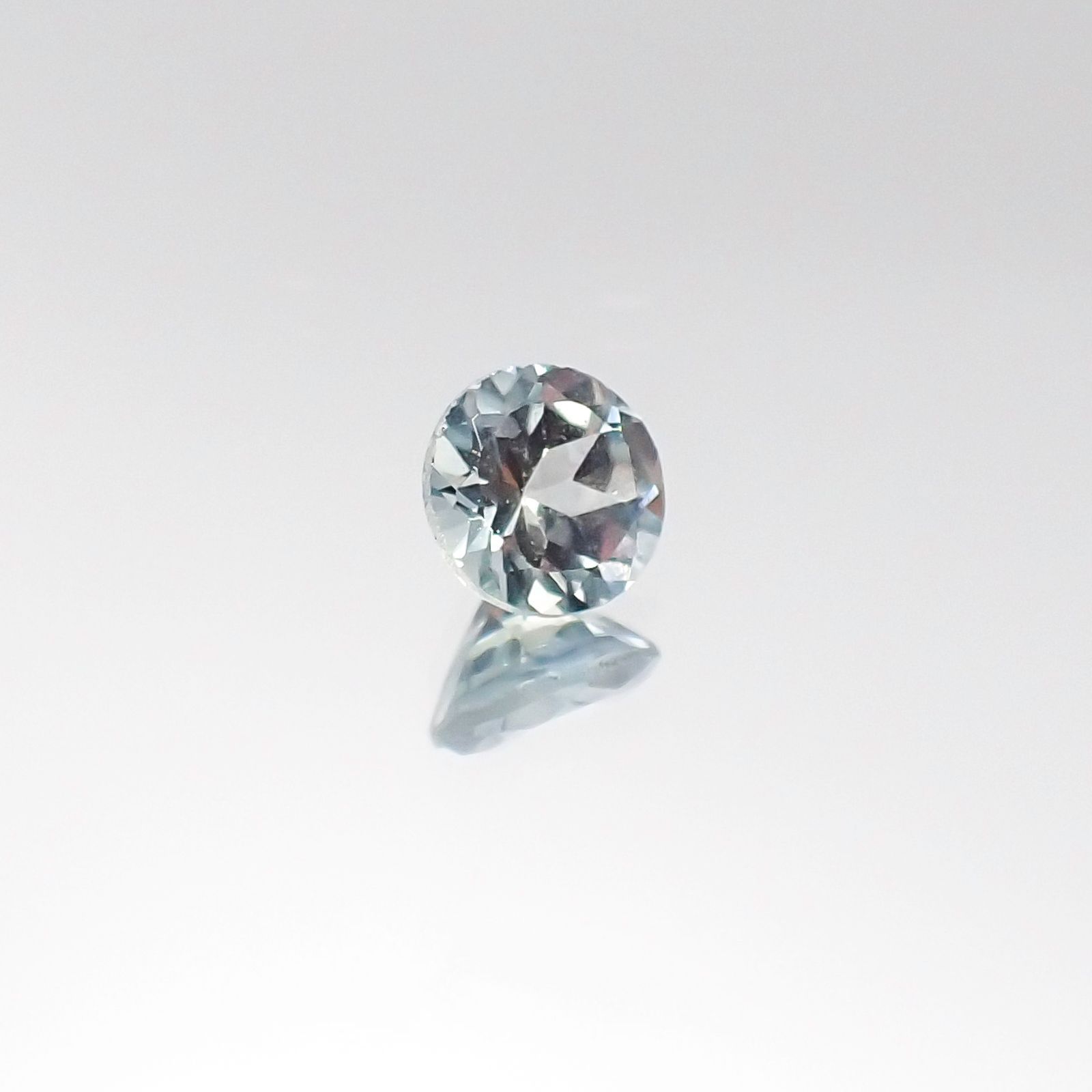 モンタナサファイア(宝石名サファイア) アメリカ・モンタナ州産 0.33ct 識別済[20096053]4.1×4.1mm前後