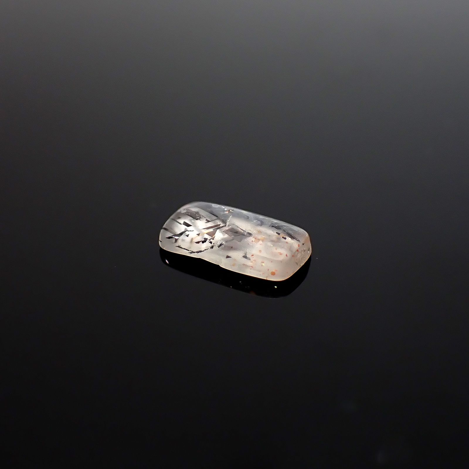 レインボーラティスサンストーン オーストラリア産 0.78ct / 8.6x4.7mm前後 [260632532]