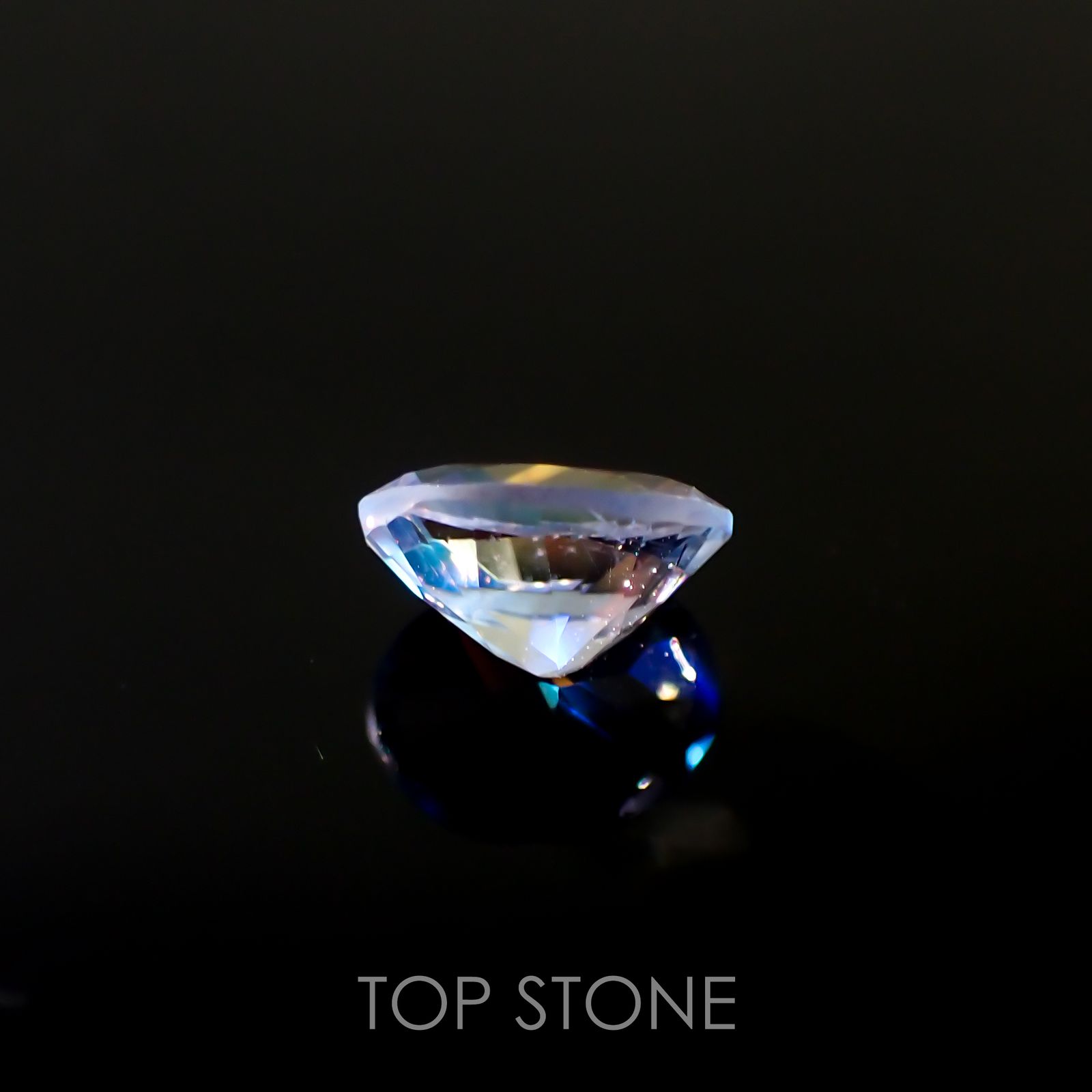 レインボームーンストーン(宝石名ラブラドライト)タンザニア産 0.53ct 識別済[220115449]6.1x4.8mm前後