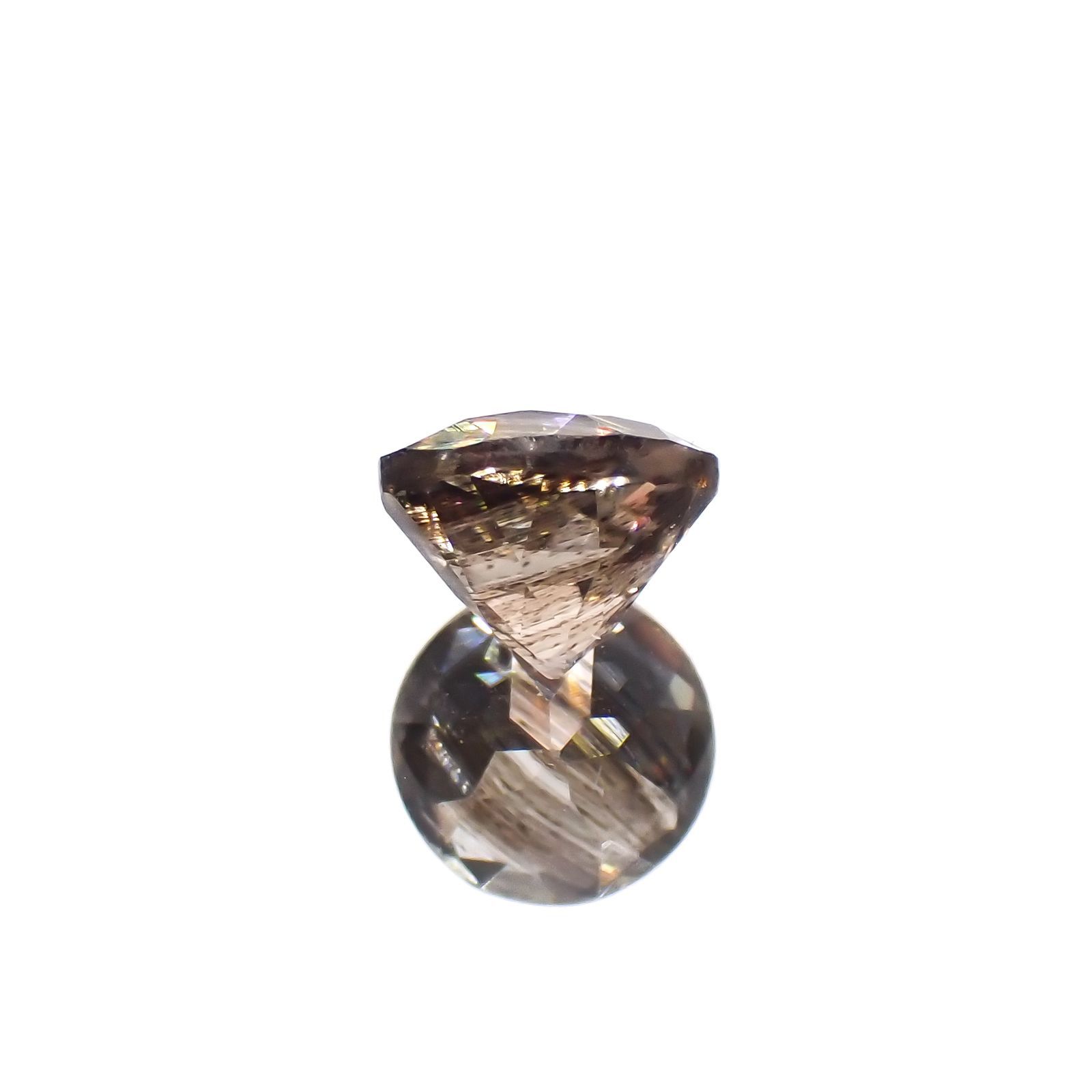 レインボースキャポライト ブラジル産 0.79ct[221119040]5.9x5.9mm前後