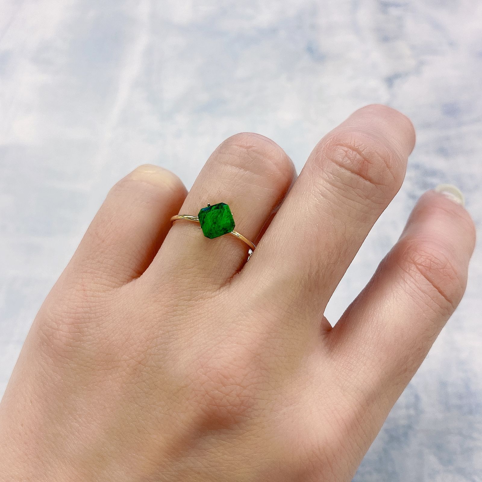 モーシッシ ビルマ産 0.96ct[220114183]6x5.9mm前後