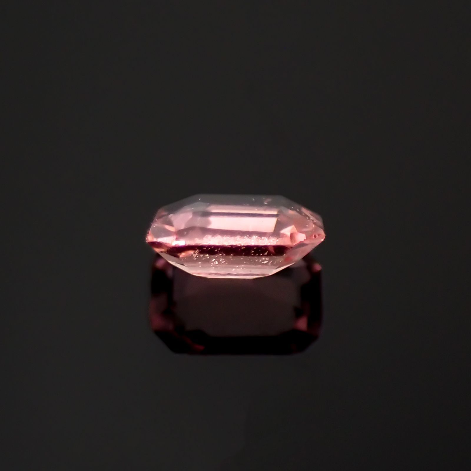 ヴェイリネナイト(宝石名ベイリネナイト)パキスタン産 0.057ct 識別済[221219285]2.6x1.9mm前後