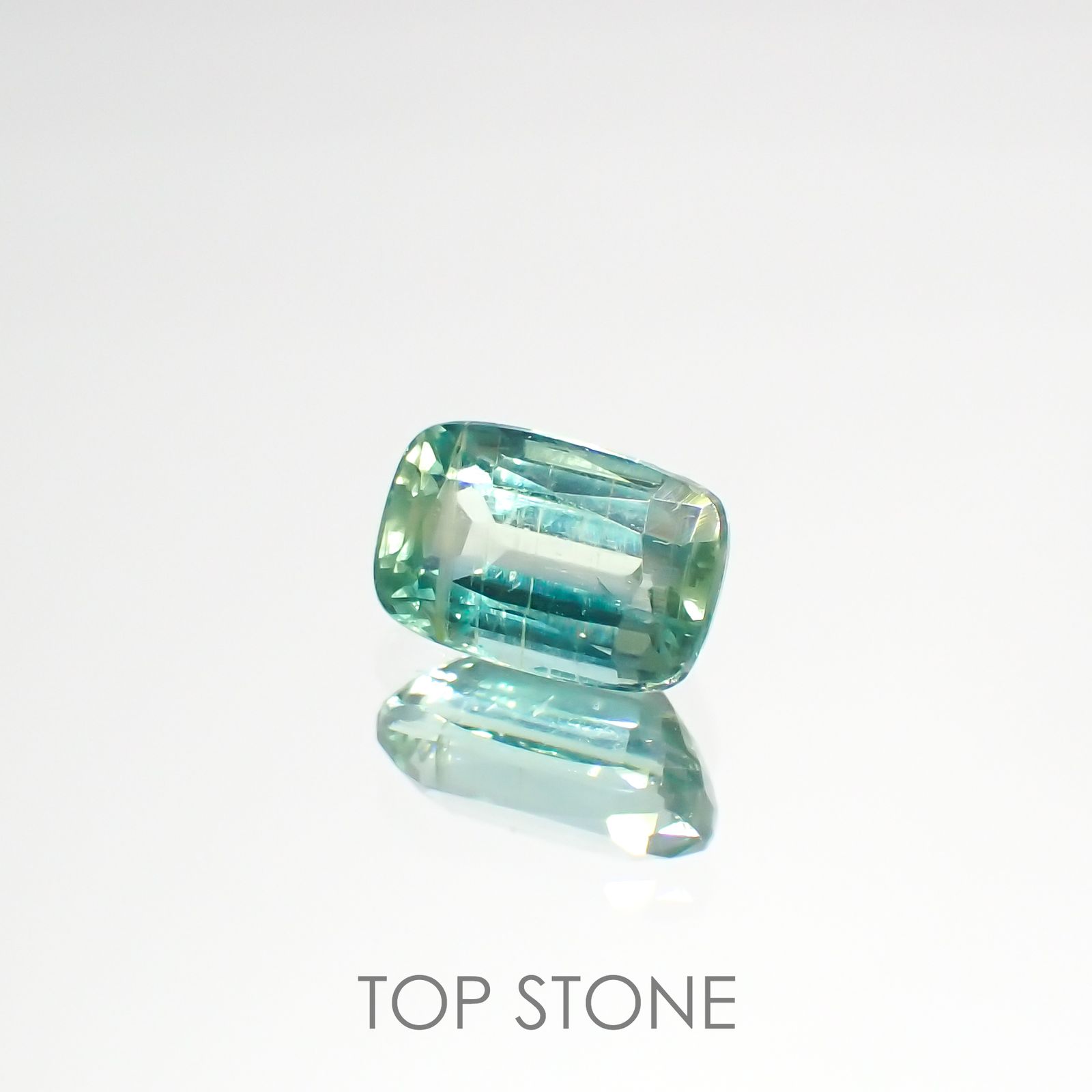 バイカラーカイヤナイト(宝石名カイヤナイト)ネパール産 1.20ct 識別済[220115374]7x4.6mm前後