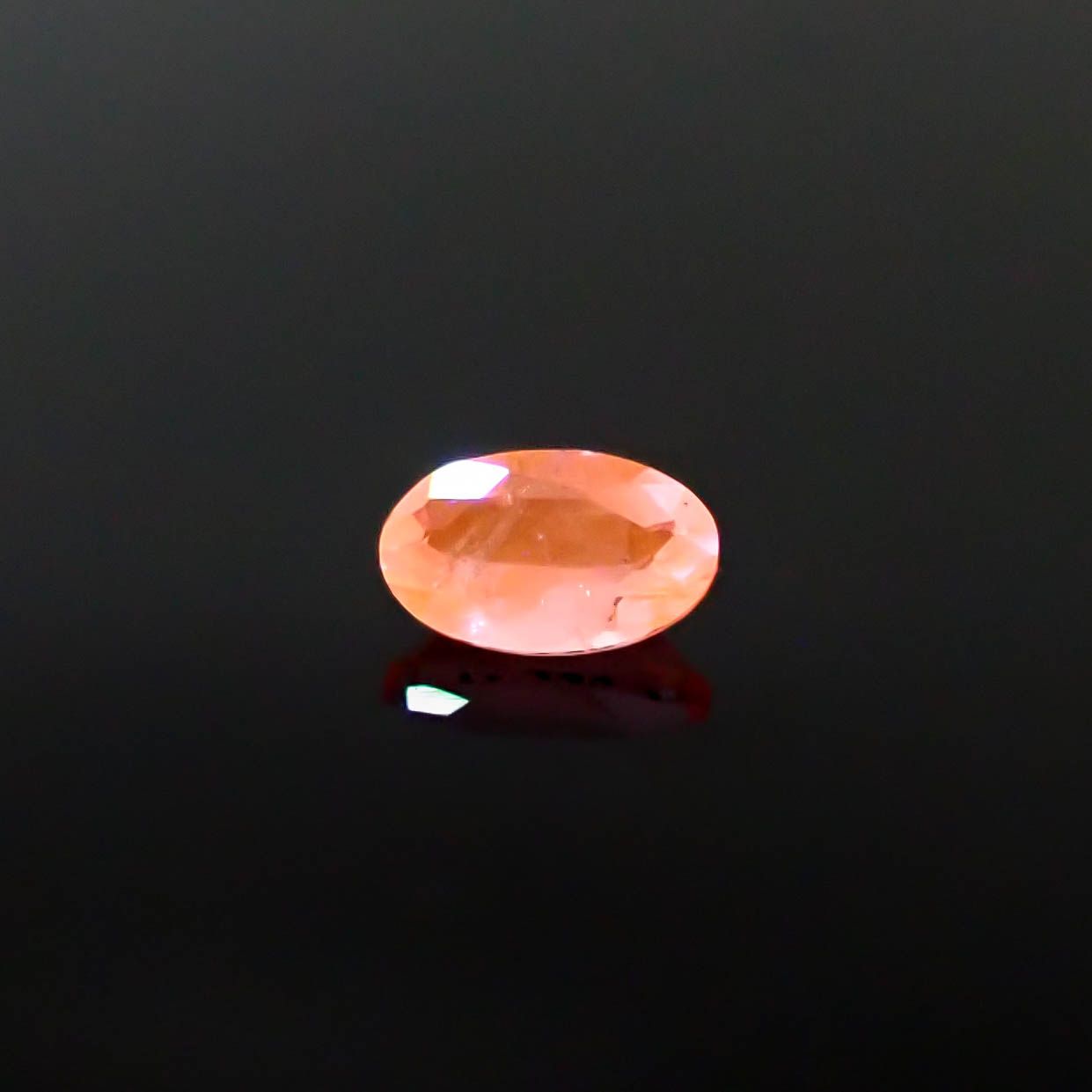 ハックマナイト アフガニスタン産 0.18ct [250530460]5x3mm前後