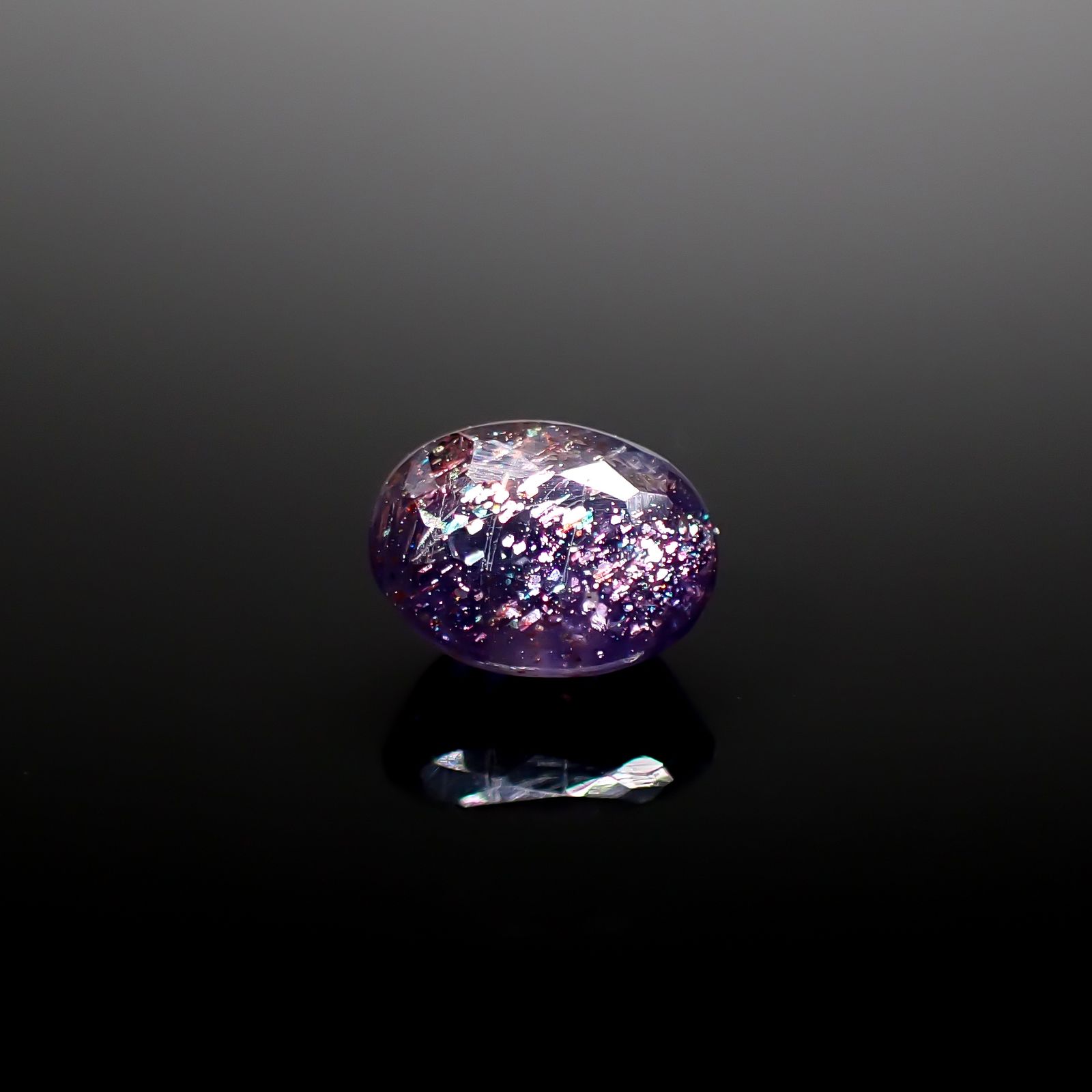 ブラッドショットアイオライト インド産 1.08ct [241129466]7.3x5.4mm前後