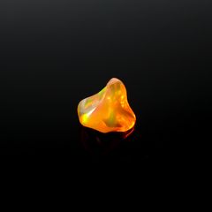 ファイヤーオパール 原石 メキシコ産 0.97ct[240125268]6.9x6.1mm前後