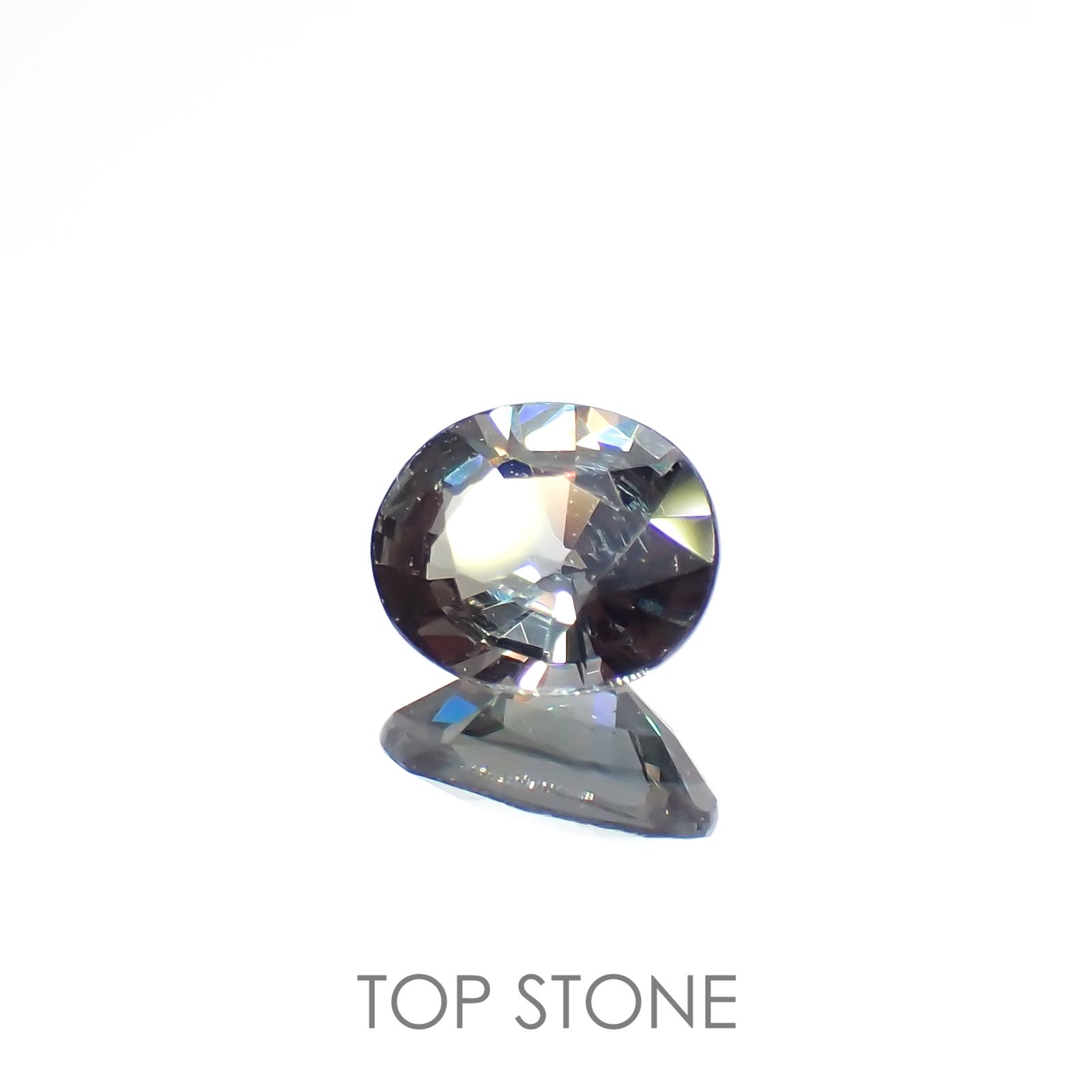 カラーチェンジガーネット アレキタイプ(宝石名ガーネット)マダガスカル・ベキリー産 0.52ct 識別済[220716953]5.4x4.5mm前後