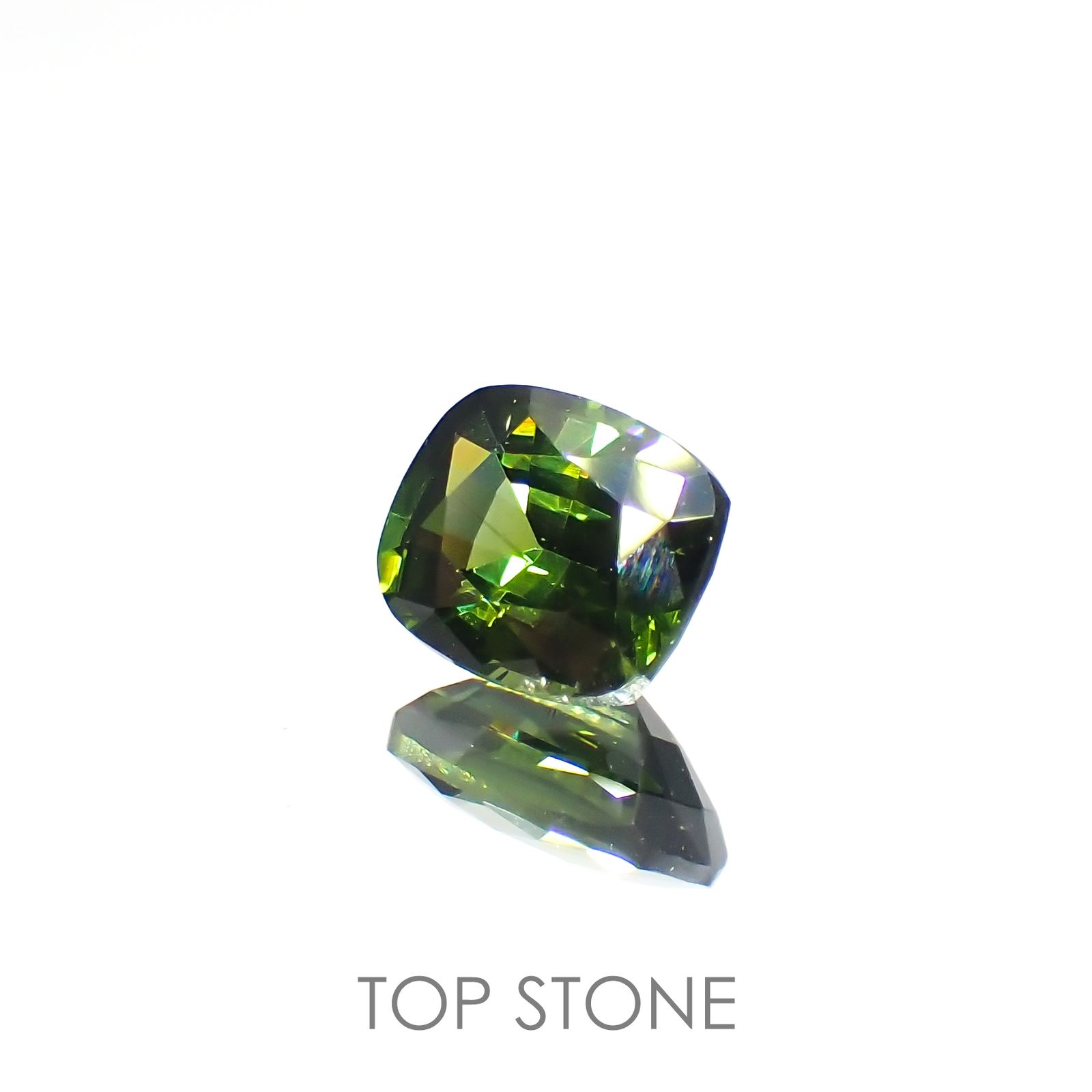 グリーンジルコン(宝石名ジルコン)スリランカ/カンボジア産 0.99ct 識別済[220114896]6.2x5.1mm前後