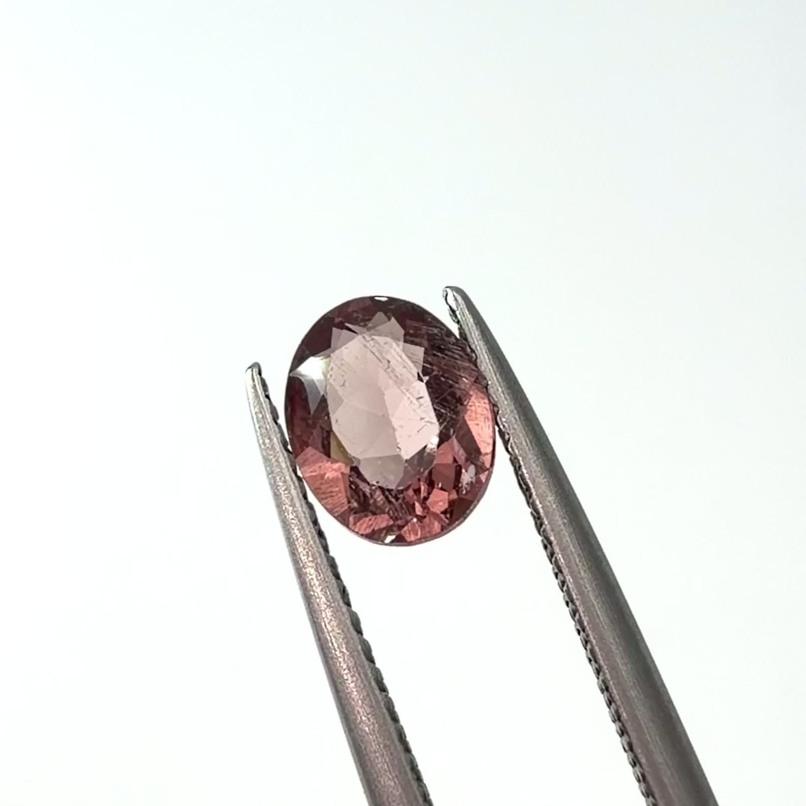 ピンクアパタイト(宝石名アパタイト) ブラジル産 識別済 1.01ct / 7.5