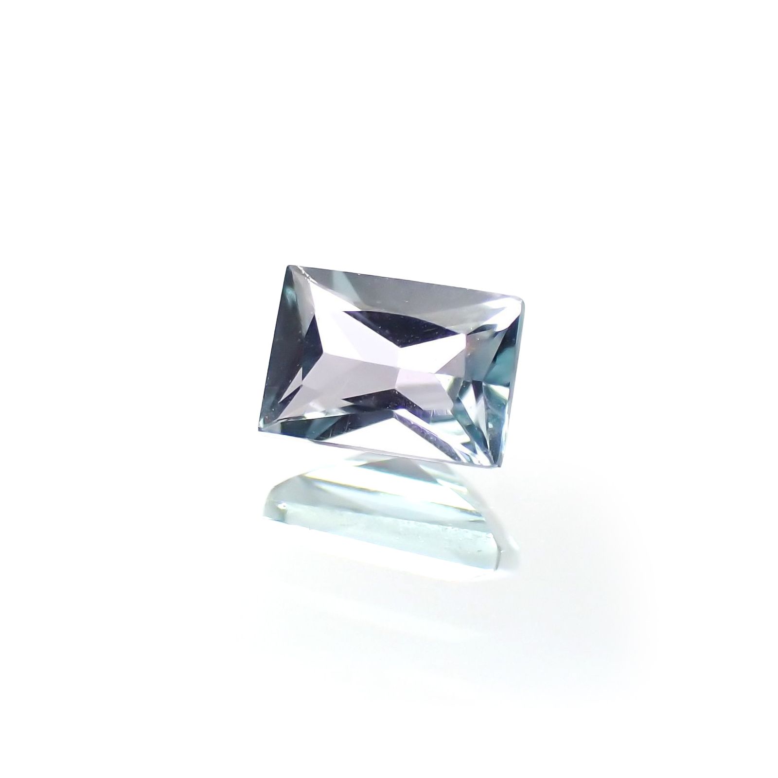 ブルーグリーンコーネルピン(宝石名コーネルピン)タンザニア産 識別済 0.11ct / 3x2mm前後 [240219229]