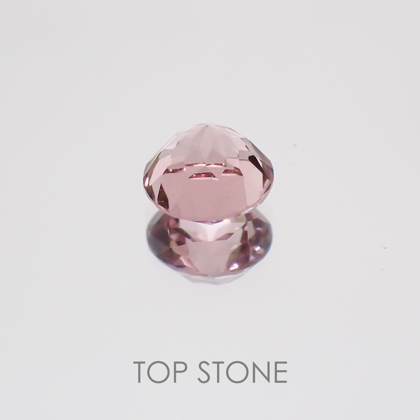 カラーチェンジマラヤガーネット(宝石名ガーネット) タンザニア産 0.78ct 識別済[21049657]5.3×5.3mm前後