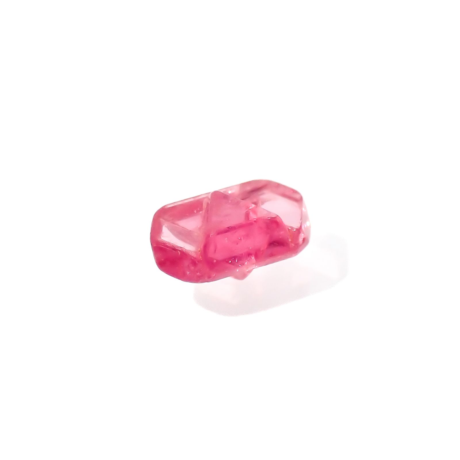 ツインクリスタルスピネル(スピネル式双晶）原石 ビルマ産 0.15ct[231124063]3.9x2.4mm前後