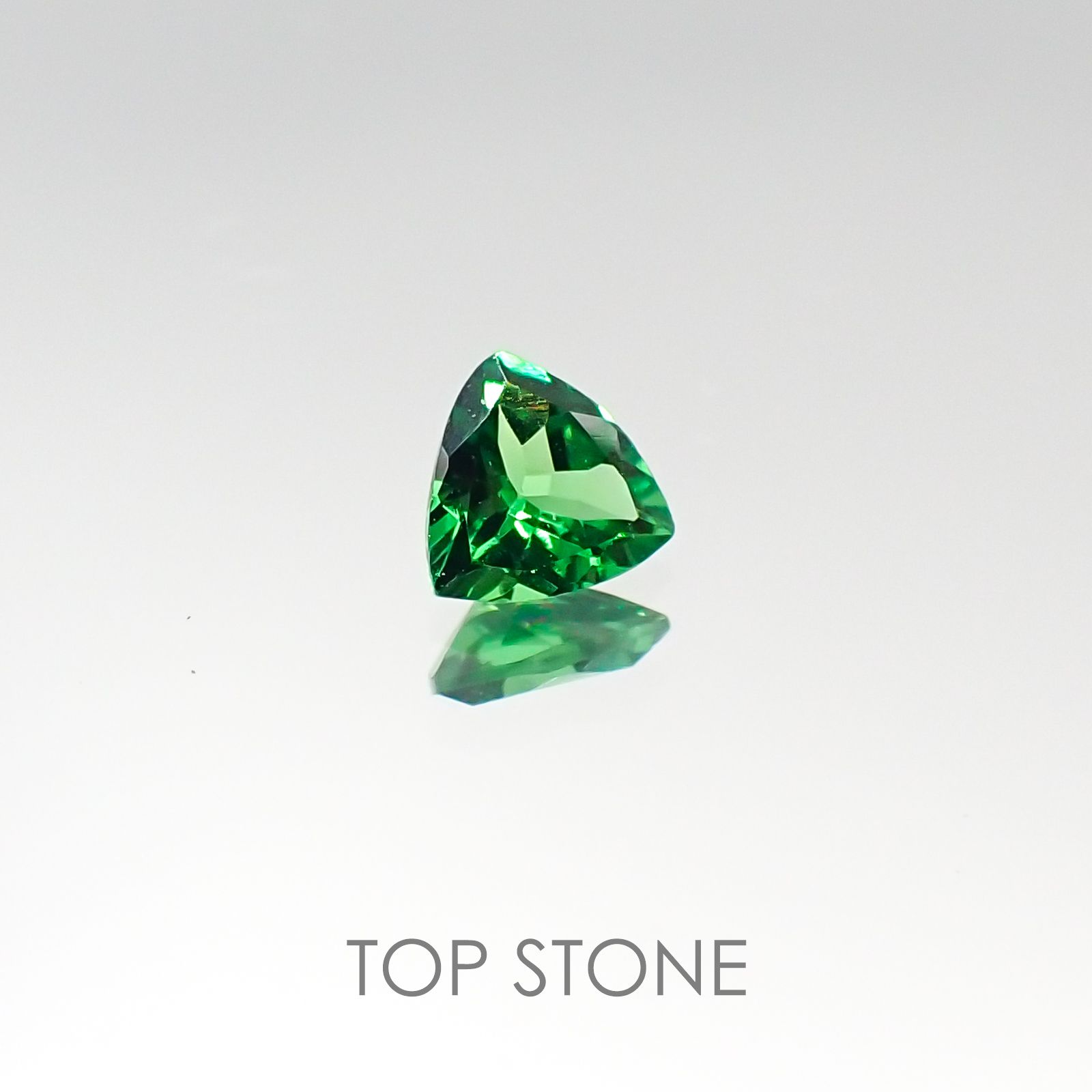 ツァボライト タンザニア産 ルース 0.23ct[20095712]4.1×4mm前後