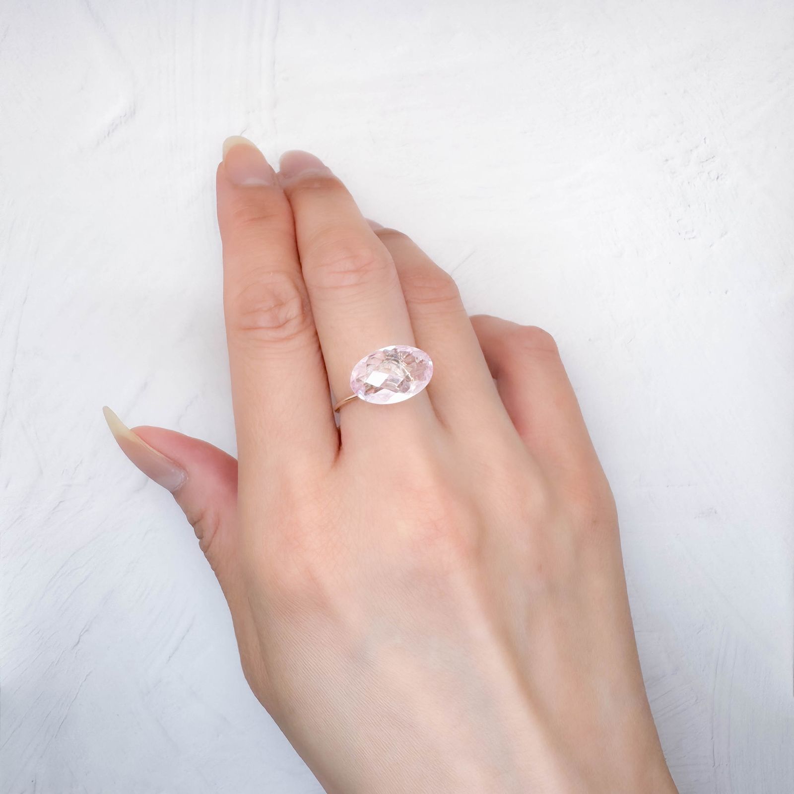 ◇チェッカーカット◇モルガナイト ブラジル産 3.93ct [250730870]13.9x9.2mm前後