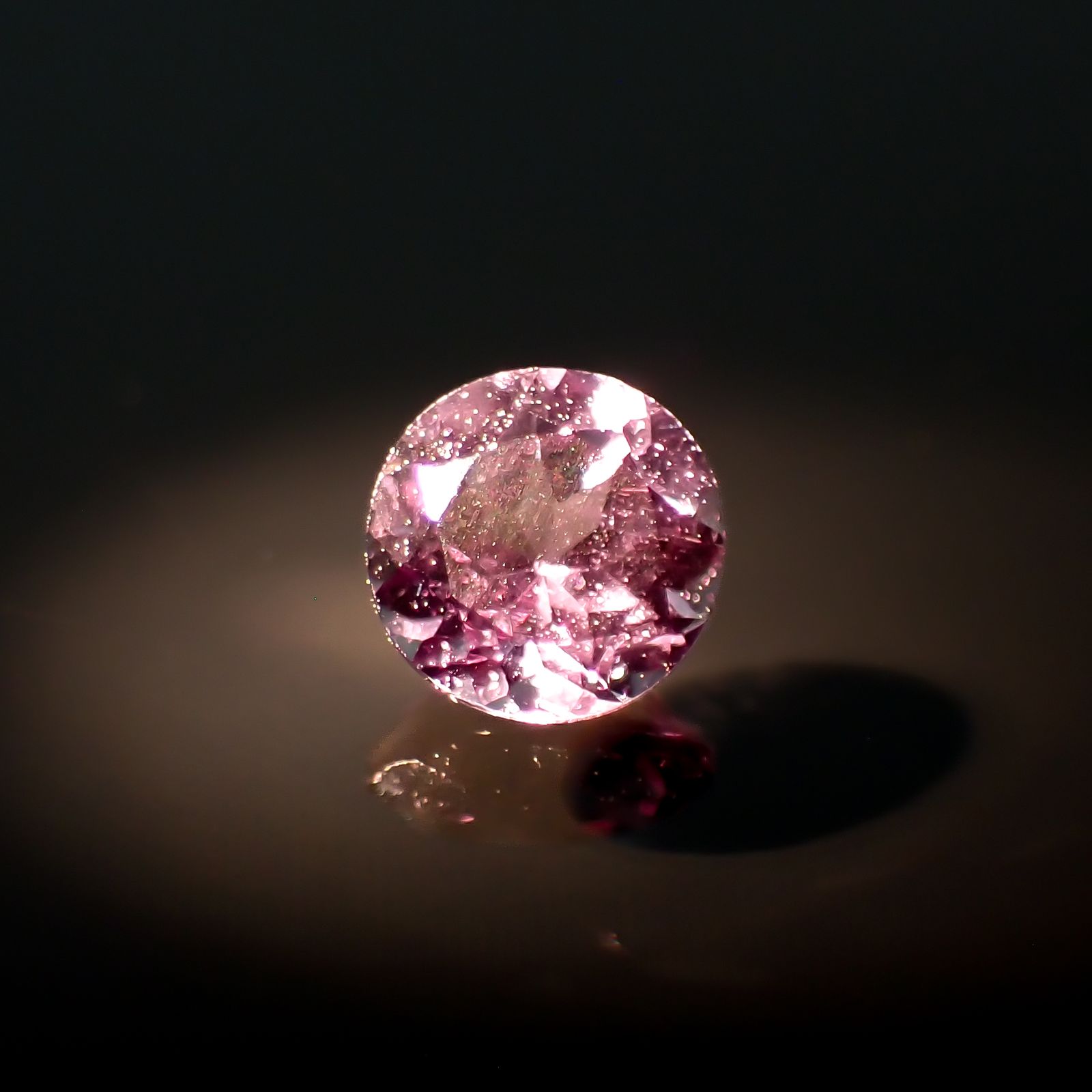 カラーチェンジガーネット アレキタイプ マダガスカル・ベキリー産 0.24ct[230923409]3.6x3.6mm前後