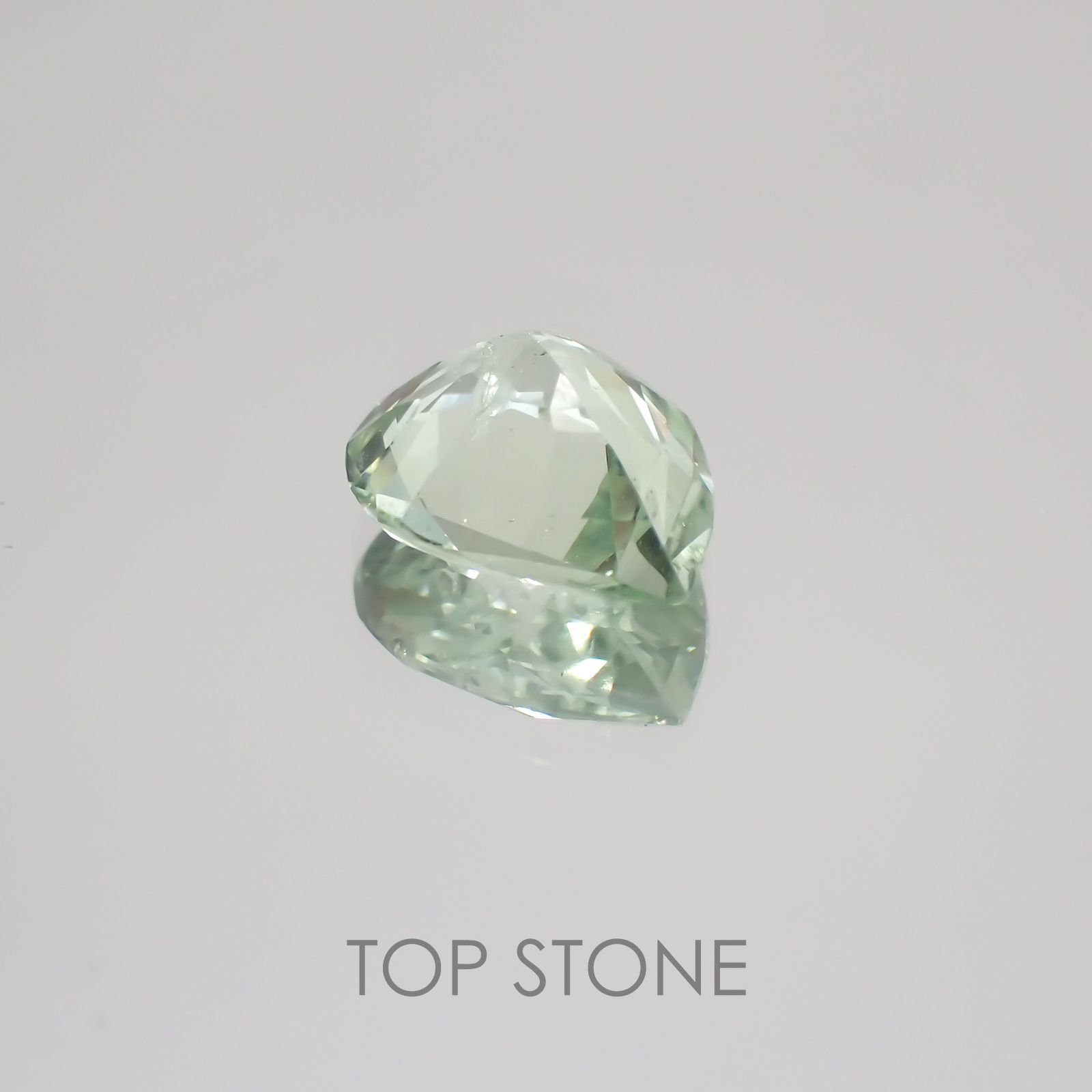 ミントガーネット(宝石名グリーン グロッシュラー・ガーネット)タンザニア・メレラニ鉱山産 1.11ct 識別済[220717127]8x6.5mm前後
