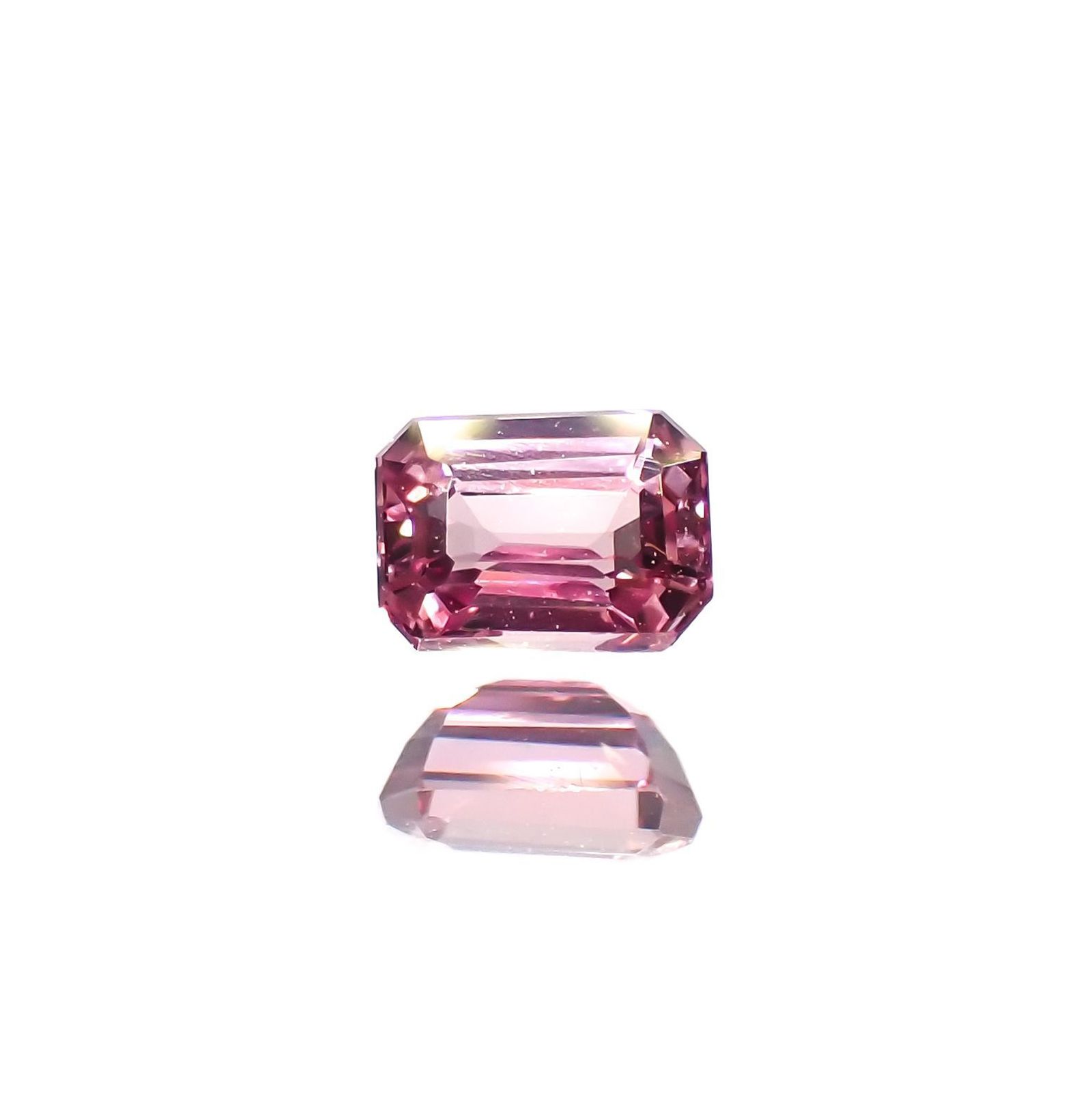 パパラチャサファイア(宝石名サファイア/別名パパラチャ・サファイア)スリランカ産 DGL鑑付 0.295ct / 4.07x2.99mm前後 [220616470]