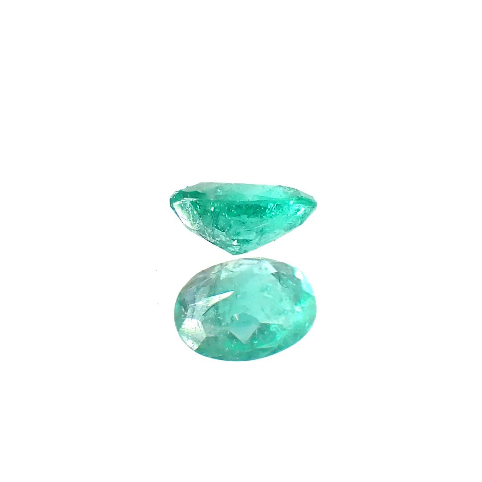 パライバトルマリン ブラジル・パライバ州バターリャ鉱山産 0.10ct / 3.4x2.6mm前後 [250931085]