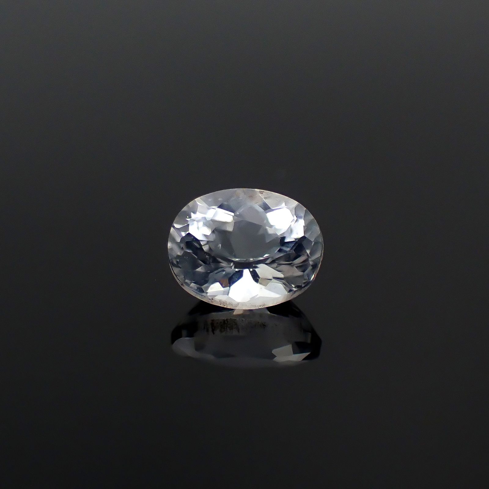 テネブレッセンススキャポライト アフガニスタン産 0.60ct / 6.1x4.8mm前後 [251218567]