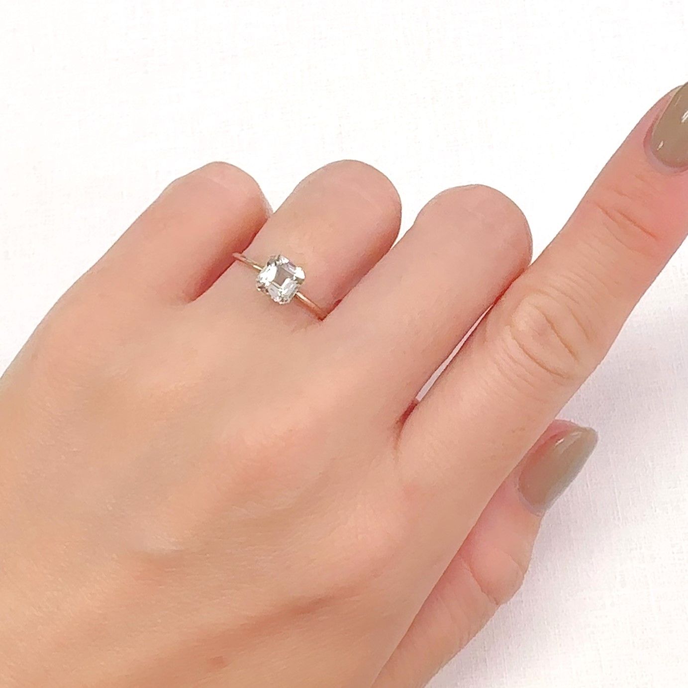 シルバーアパタイト フルオレッセンス アフリカ産 1.37ct[240928961]5.9x5.9mm前後
