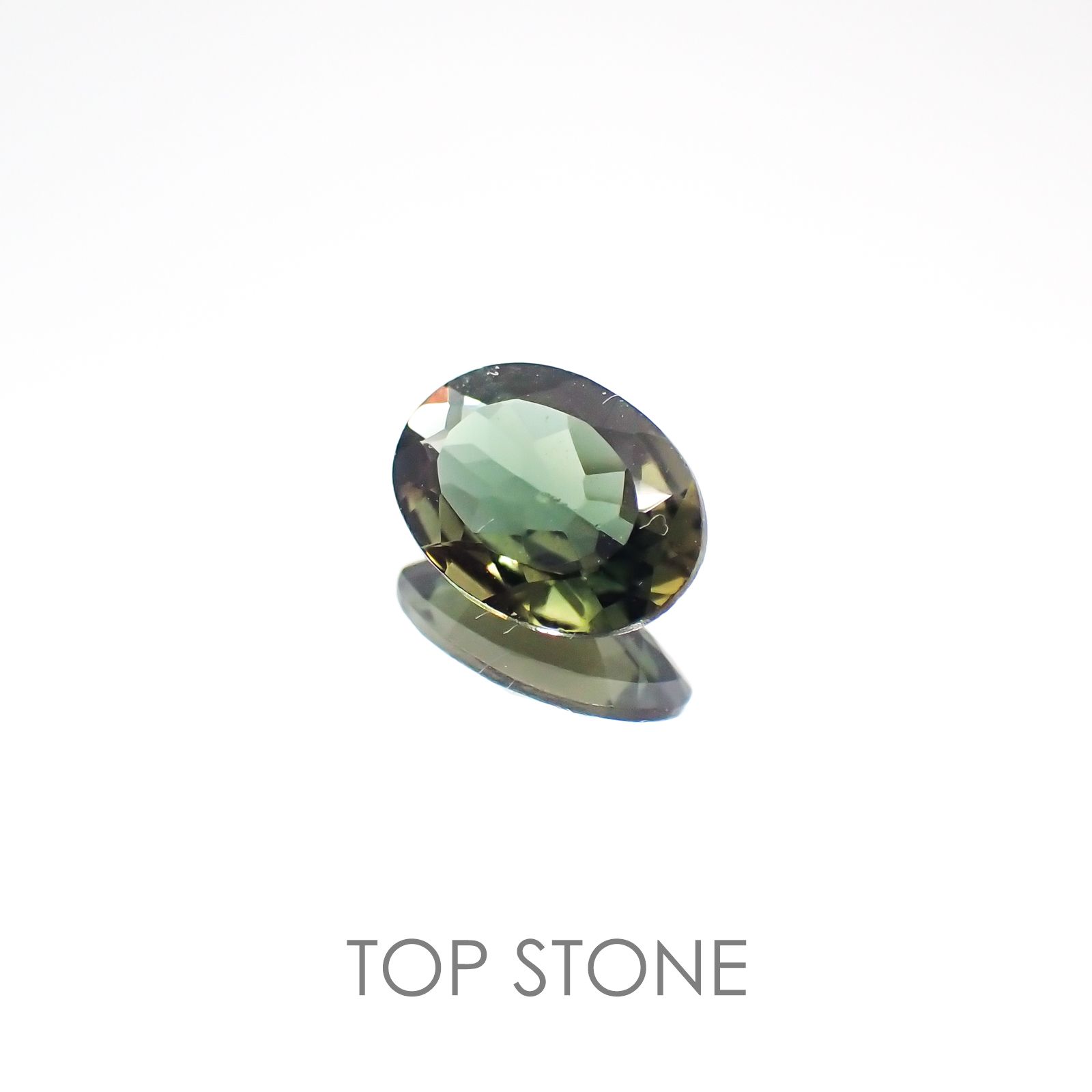 コーネルピン(宝石名コーネルピン) スリランカ産 0.65ct 識別済[20117485]7.1×5.2mm前後